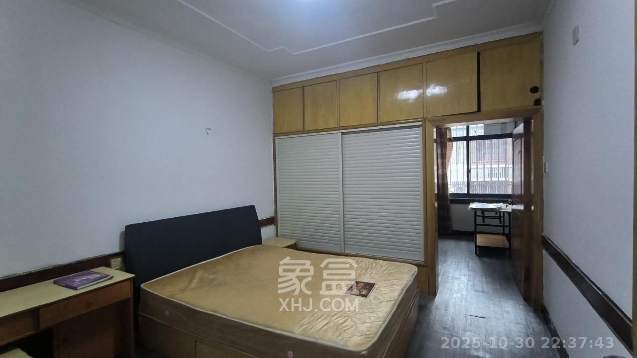 通泰街散盘 1室2厅1卫 1300.0元/月 通泰街散盘 1室2厅1卫 1300.0元/月室内图