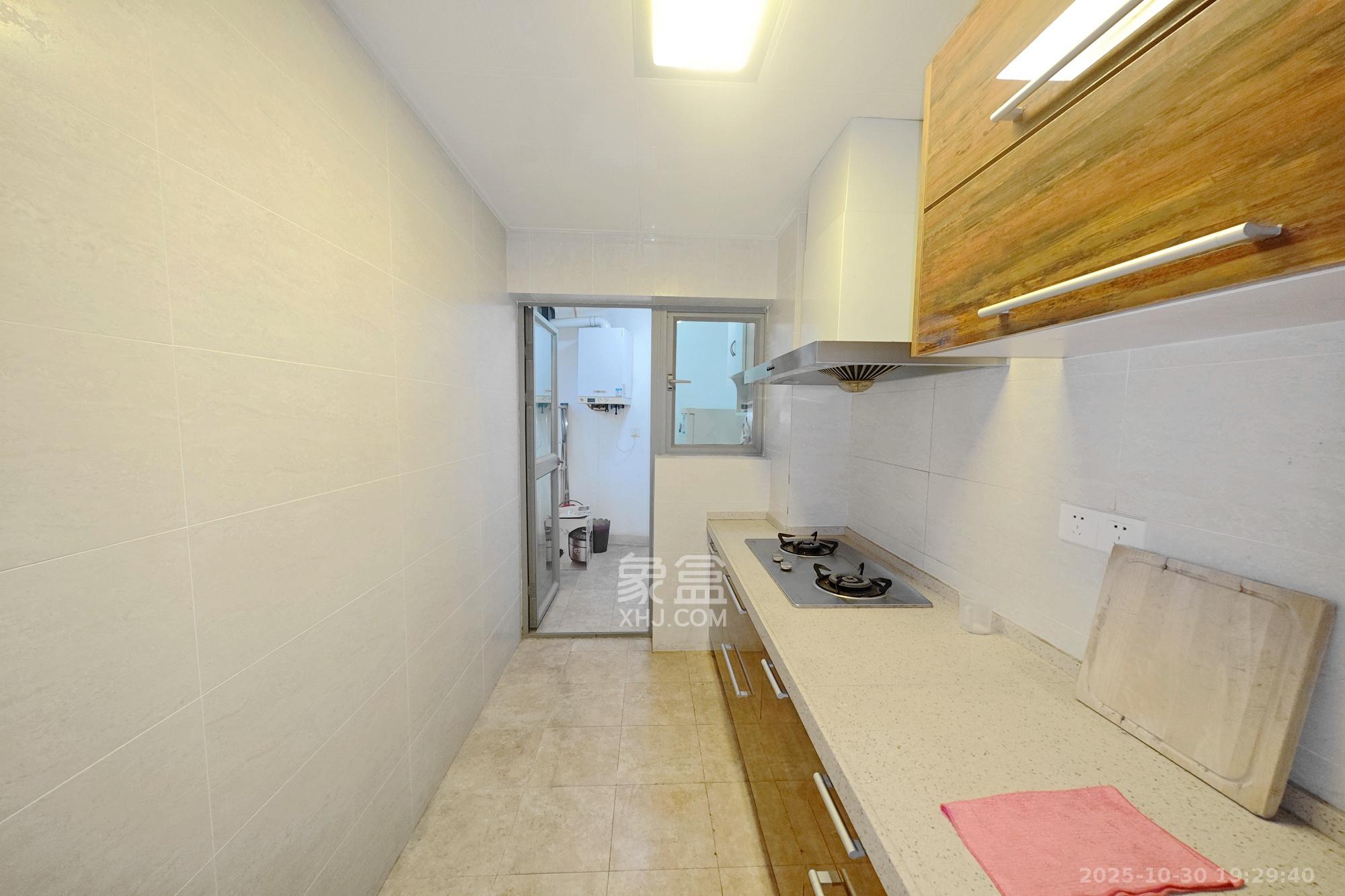 新城新世界一二三期  2室1厅1卫    98.0万厨房