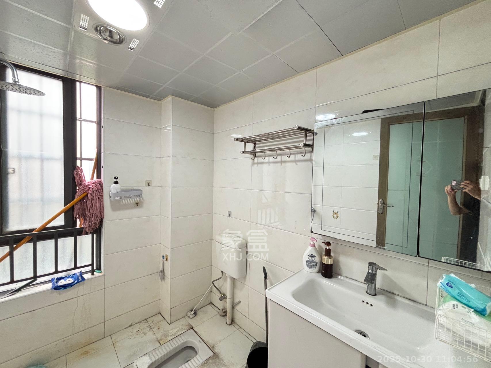 华润凤凰城二期  2室2厅1卫    1500.0元/月室内图