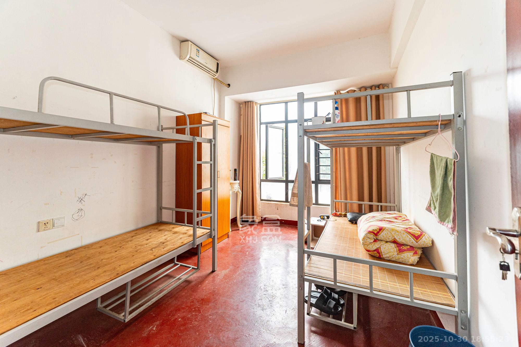 鹏基诺亚山林  4室2厅1卫    138.0万卧室