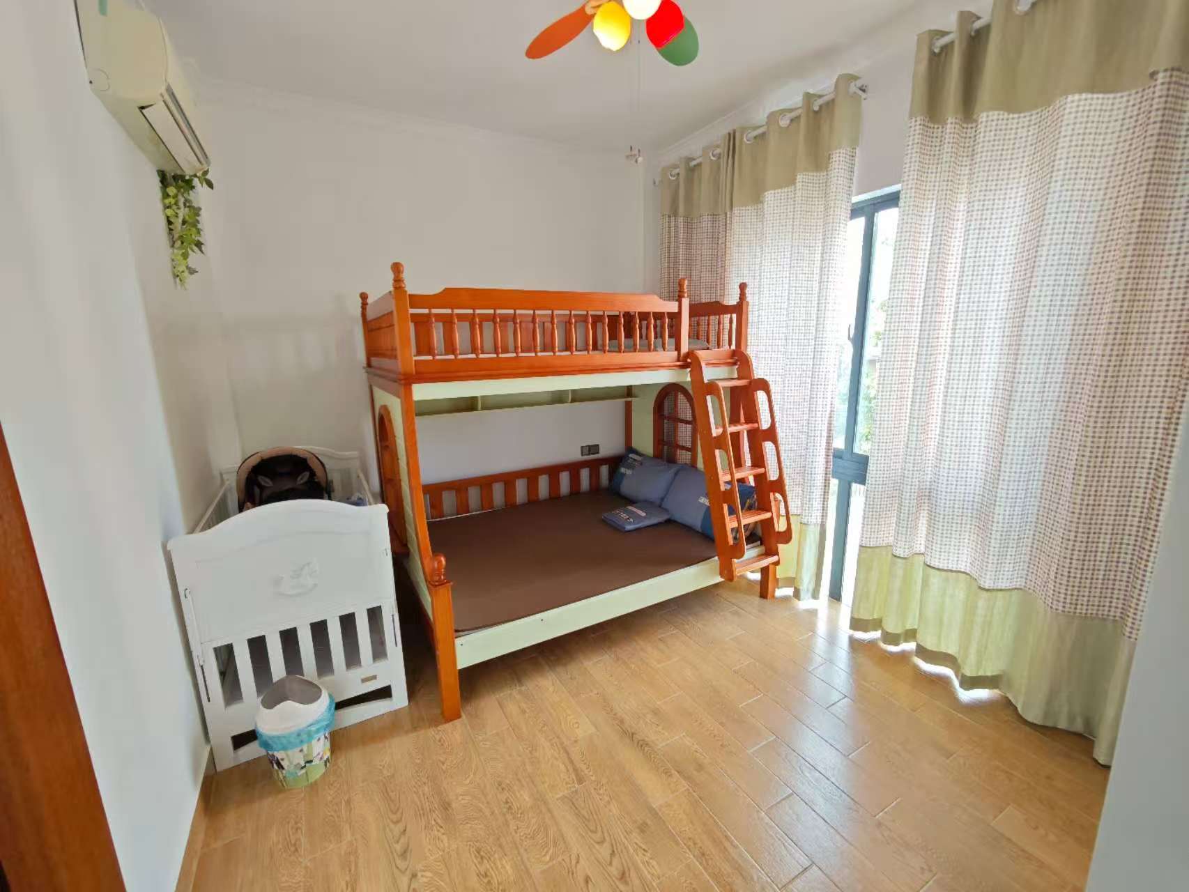 鸿洲江山  7室4厅3卫    18000.0元/月室内图