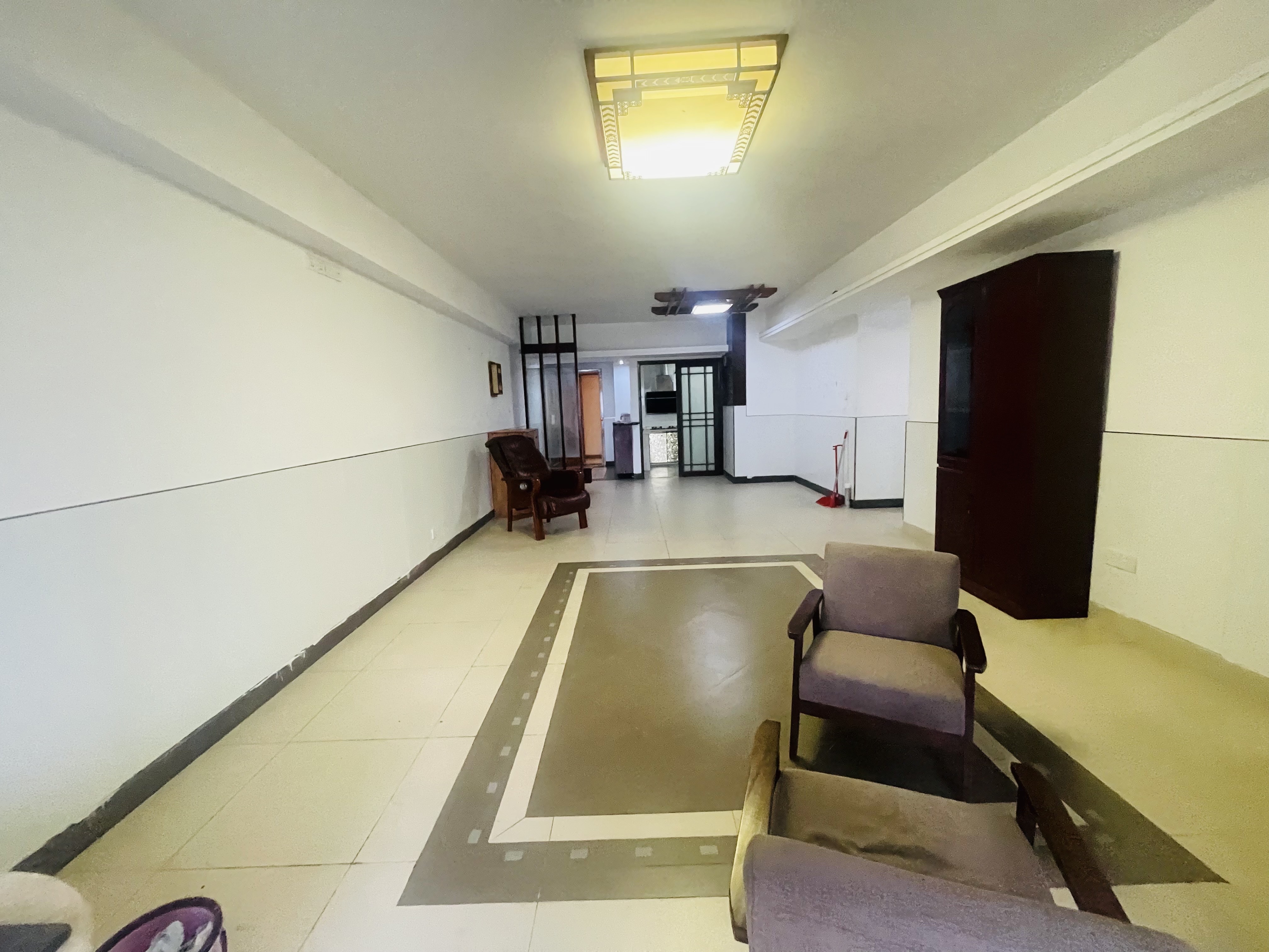 半山花园 5室2厅1卫 5800.0元/月 半山花园 5室2厅1卫 5800.0元/月室内图