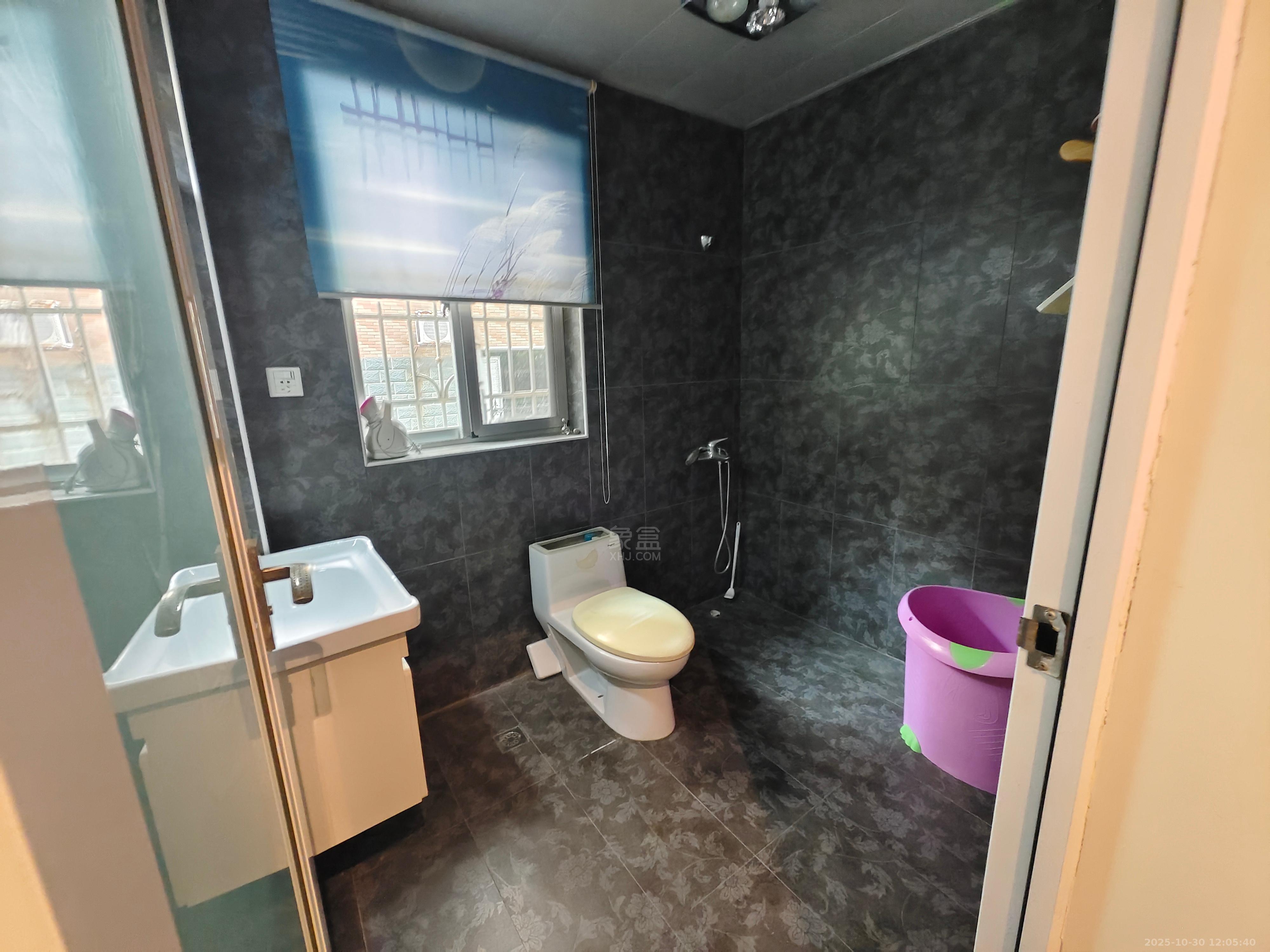 恒大华府  4室2厅2卫    2800.0元/月 恒大华府  4室2厅2卫    2800.0元/月室内图