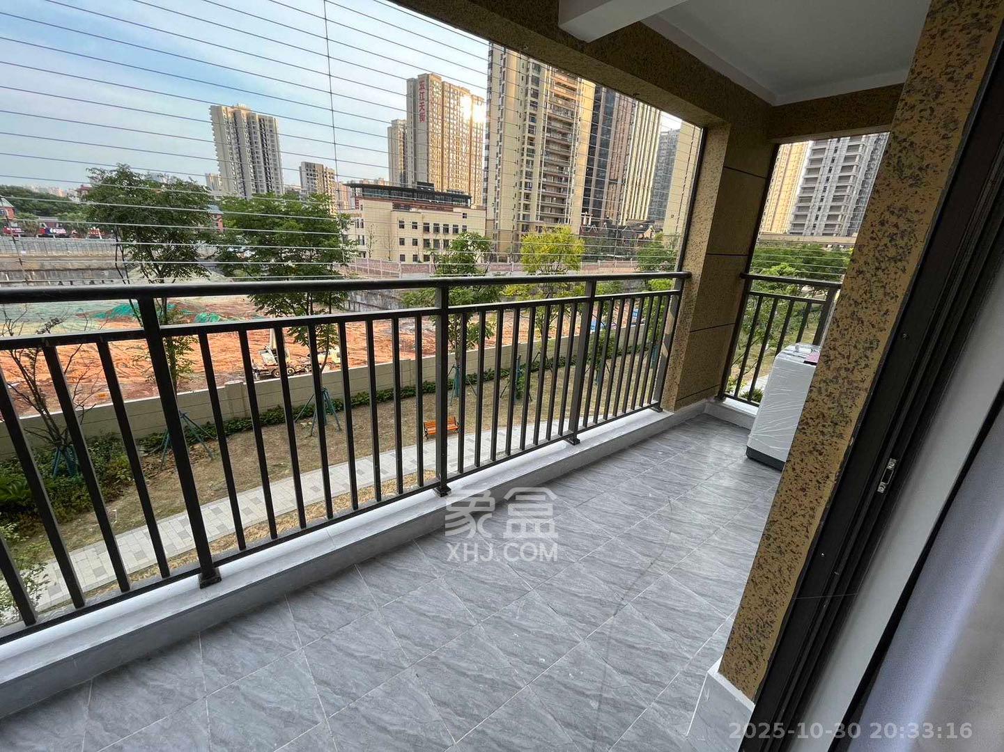 世茂璀璨天城  3室2厅2卫    3500.0元/月室内图