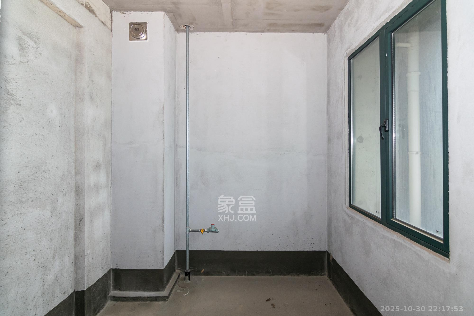 凯尔花缇紫郡  4室2厅2卫    72.0万厨房