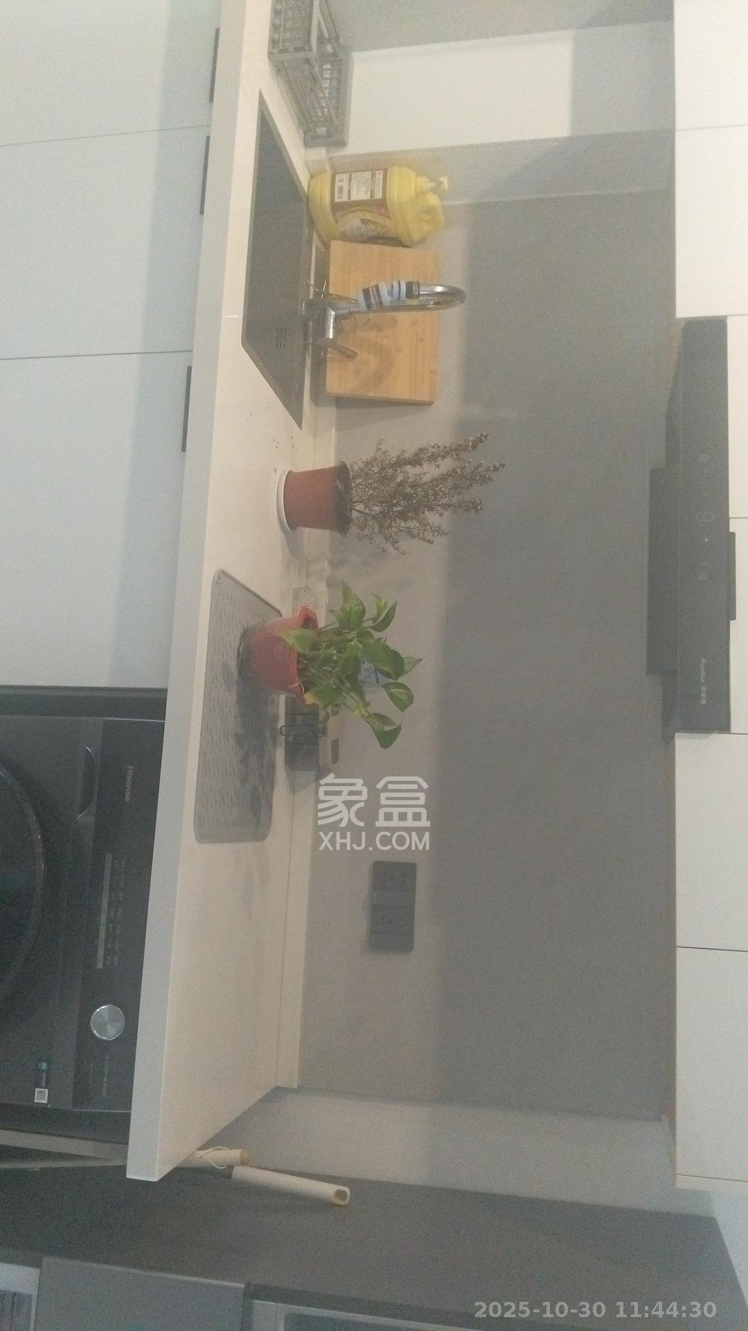 鄱阳汇金中心  1室0厅0卫    1600.0元/月室内图