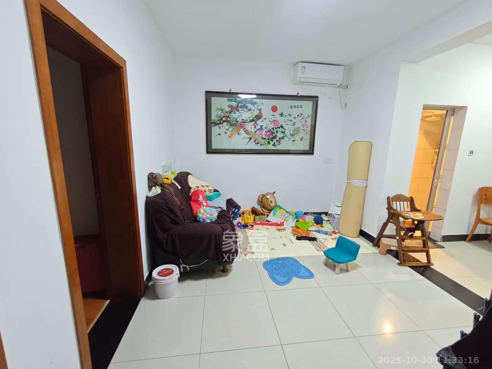 东瓜山二村  2室1厅1卫    1800.0元/月 东瓜山二村  2室1厅1卫    1800.0元/月室内图1