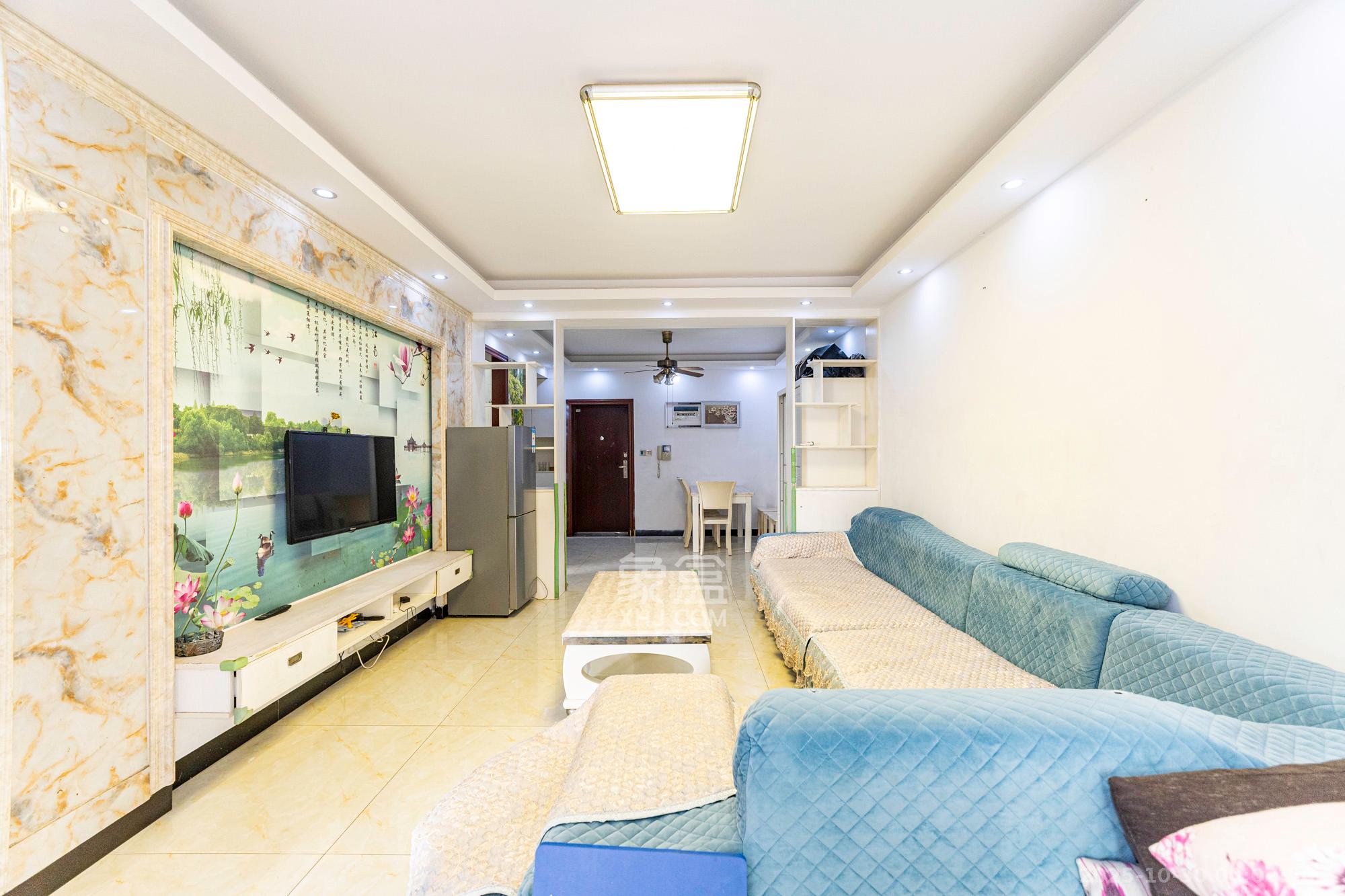 三一街区  3室2厅1卫    62.8万客厅