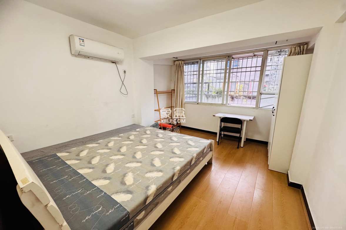 三兴公寓(三兴小区) 1室0厅0卫 1600.0元/月 三兴公寓(三兴小区) 1室0厅0卫 1600.0元/月室内图