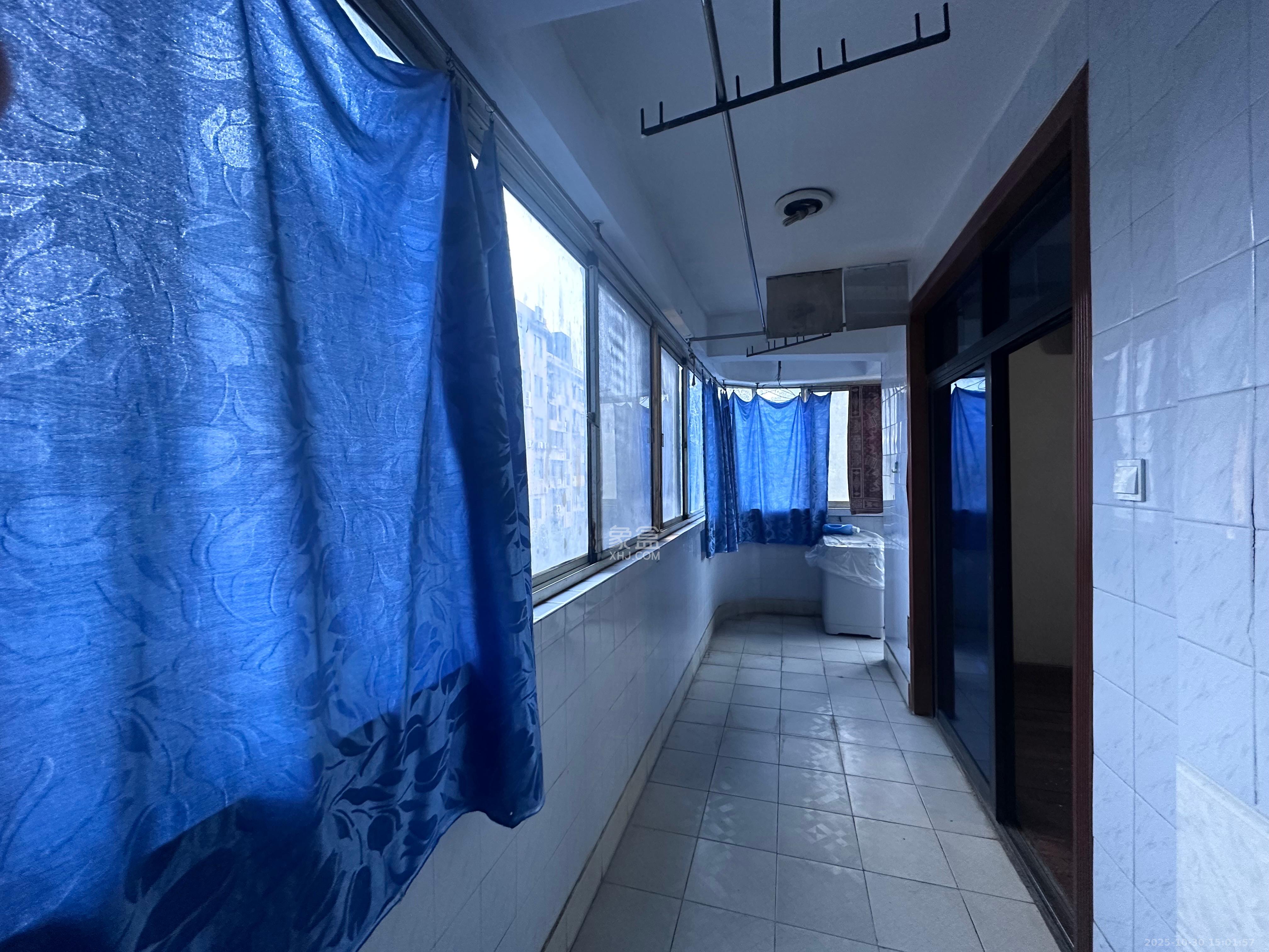 紫薇公寓  3室2厅1卫    1800.0元/月室内图