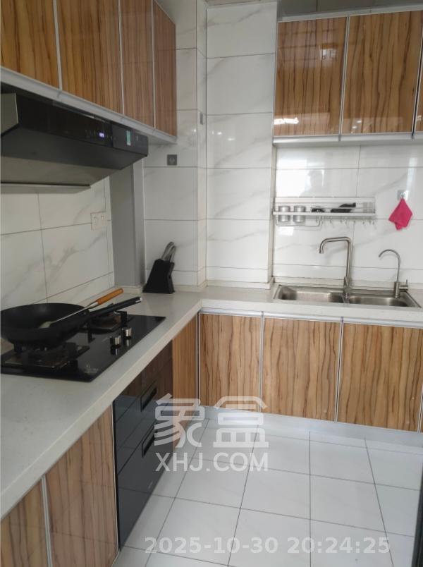 长房半岛蓝湾（观山月）  2室2厅1卫    2300.0元/月室内图