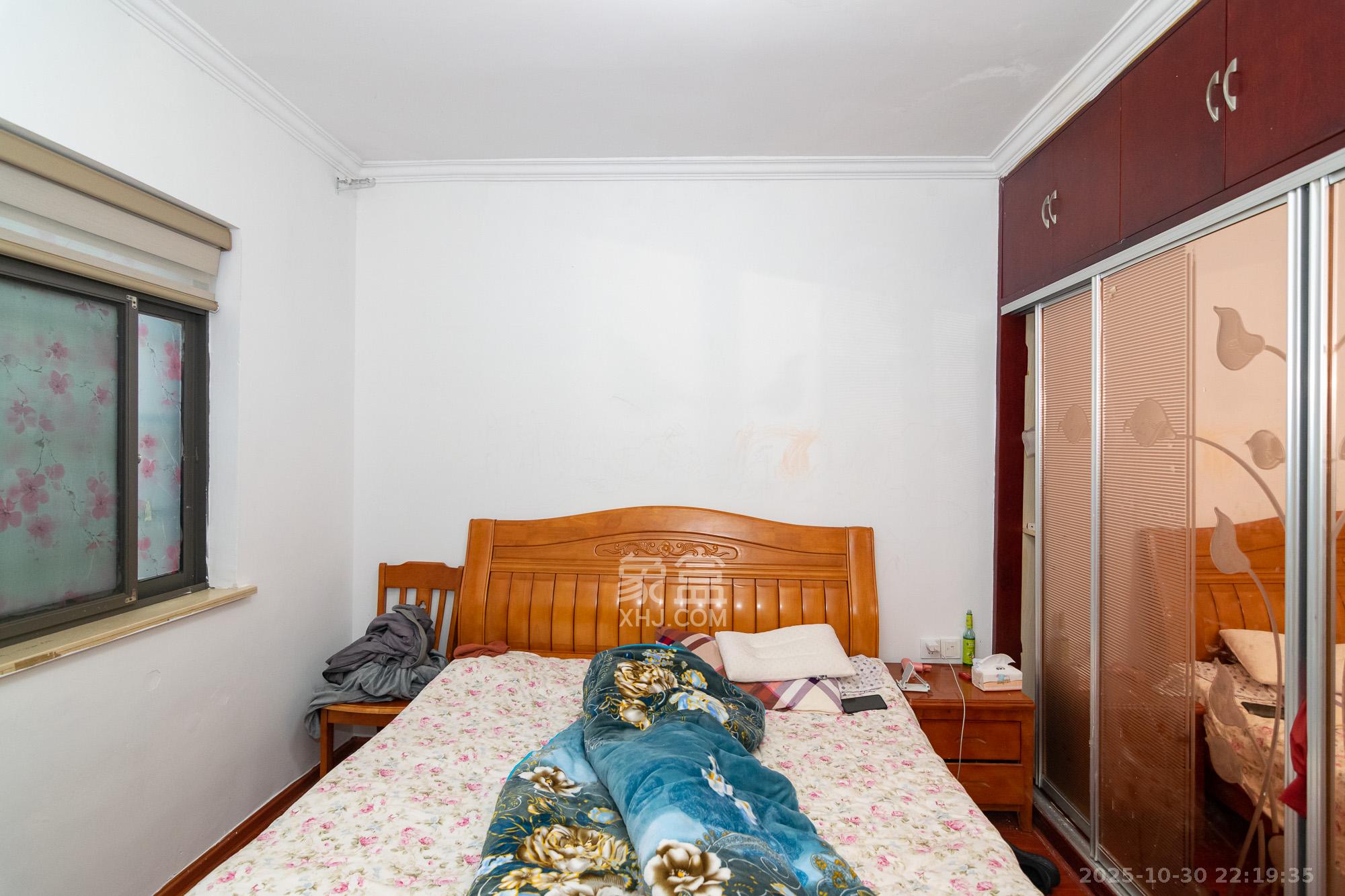 兴邦花城  2室2厅1卫    40.0万 兴邦花城  2室2厅1卫    40.0万卧室