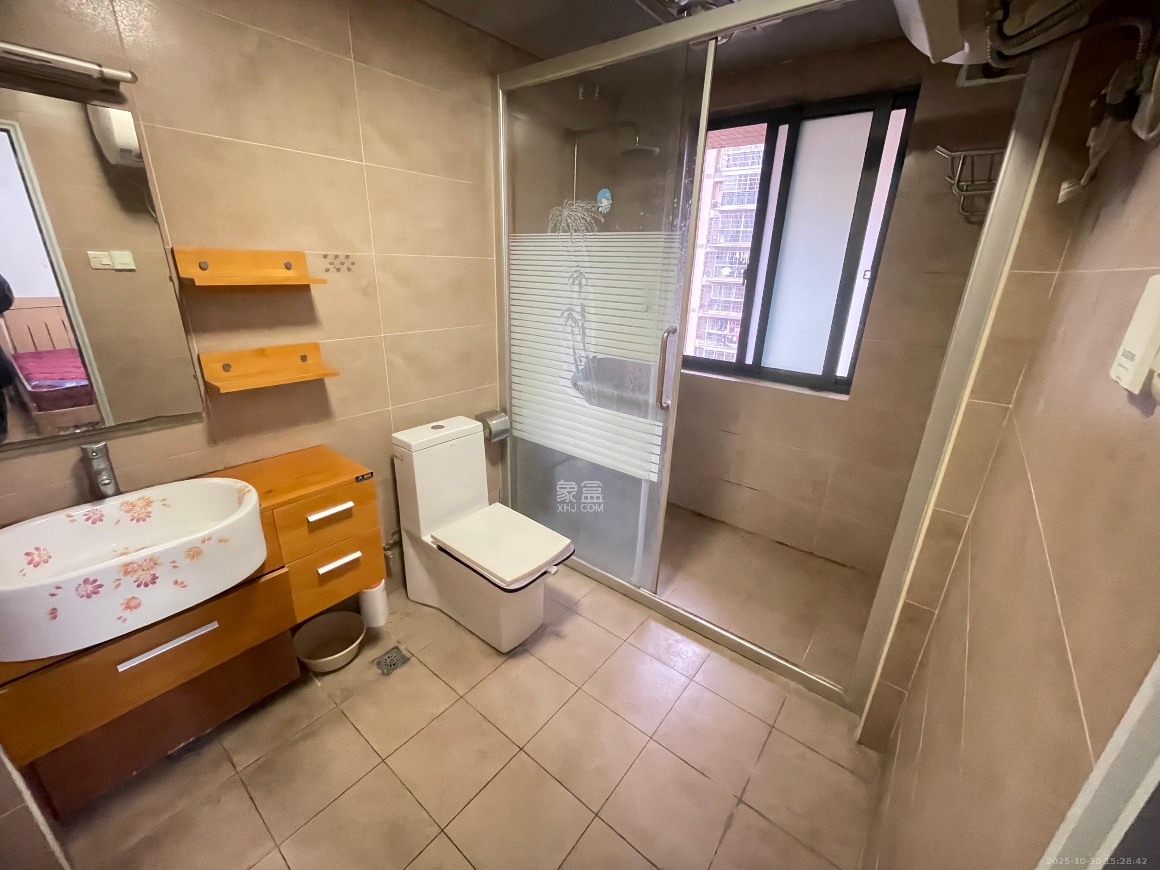 中城丽景香山园  4室2厅2卫    3200.0元/月 中城丽景香山园  4室2厅2卫    3200.0元/月室内图