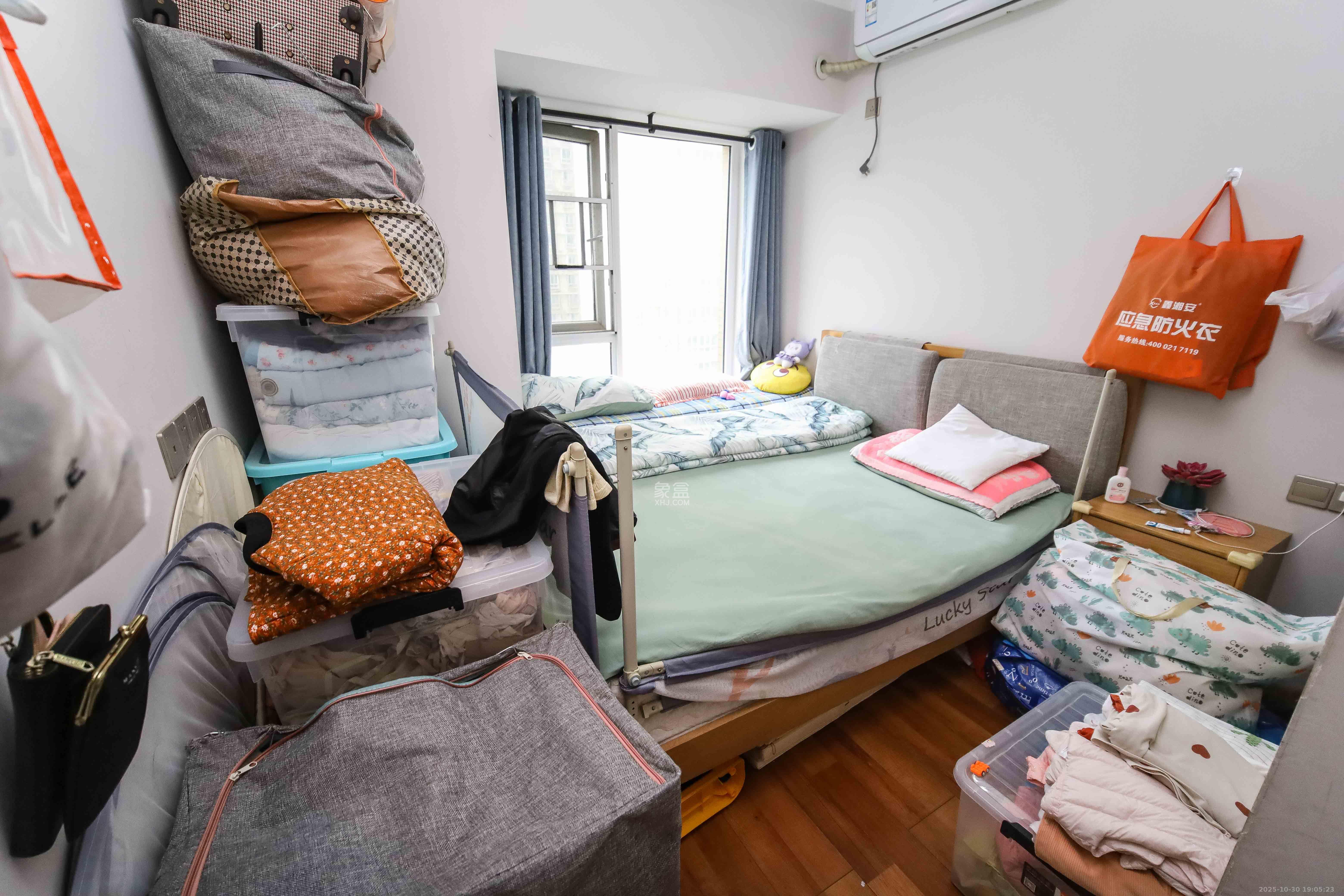 金地格林公馆  3室2厅2卫    145.0万卧室