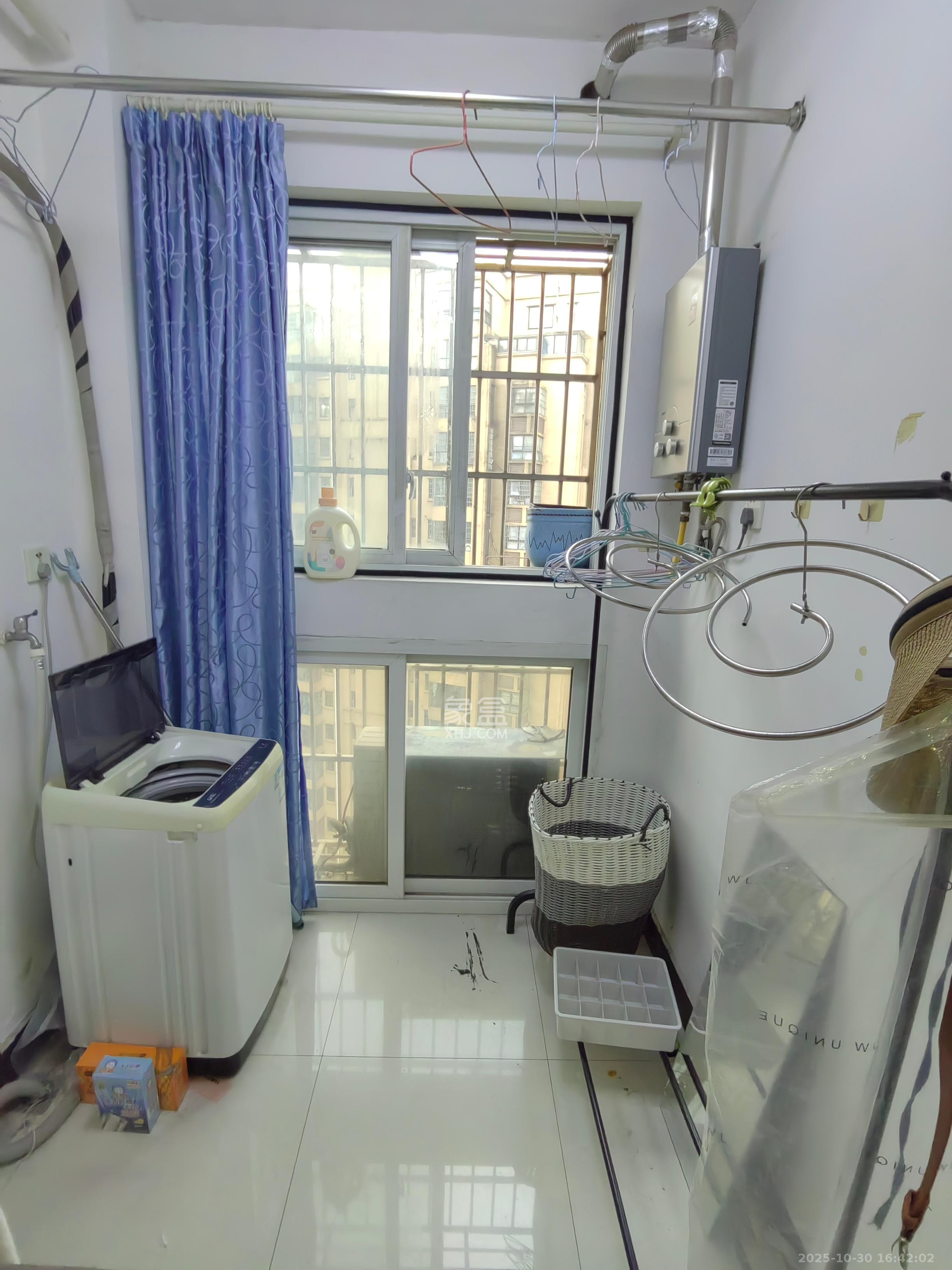 东方航标  1室1厅1卫    1300.0元/月 东方航标  1室1厅1卫    1300.0元/月室内图