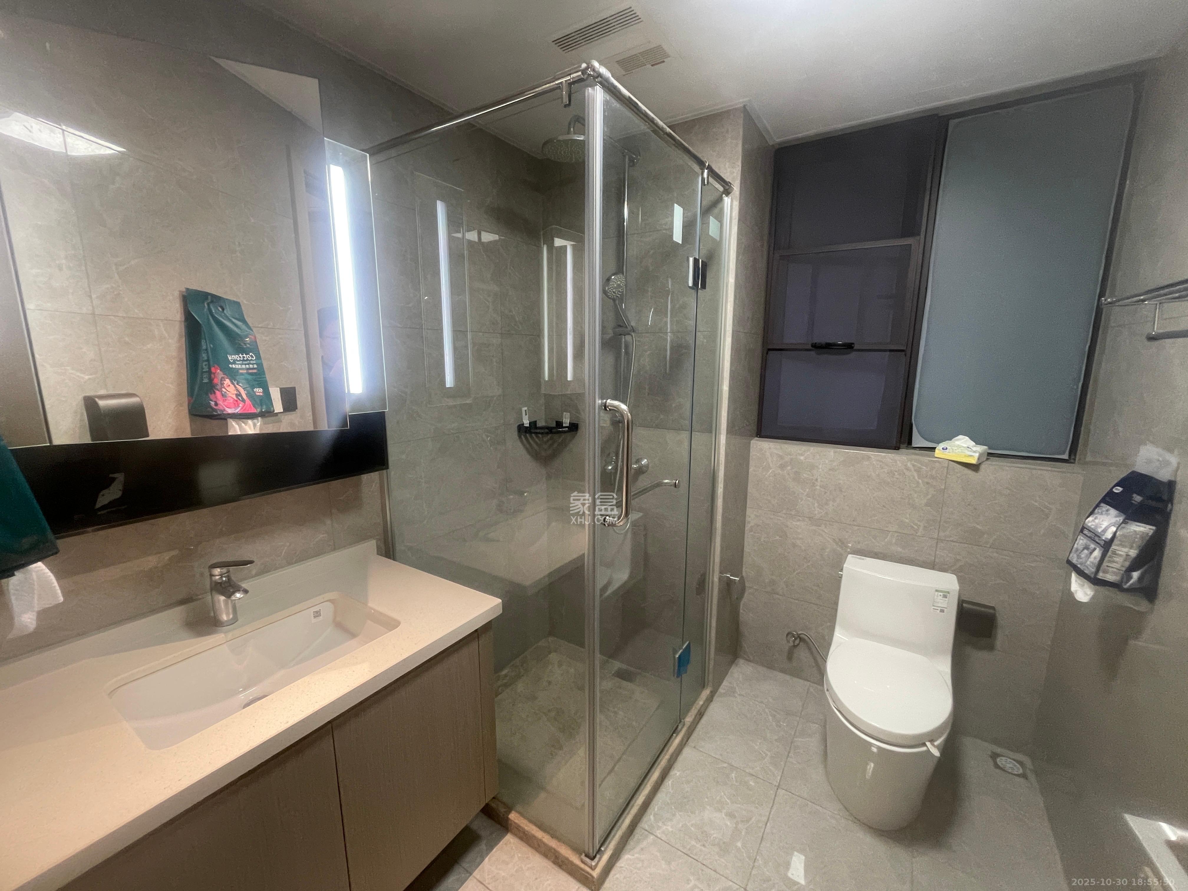 长房星城天地  3室1厅1卫    4200.0元/月室内图