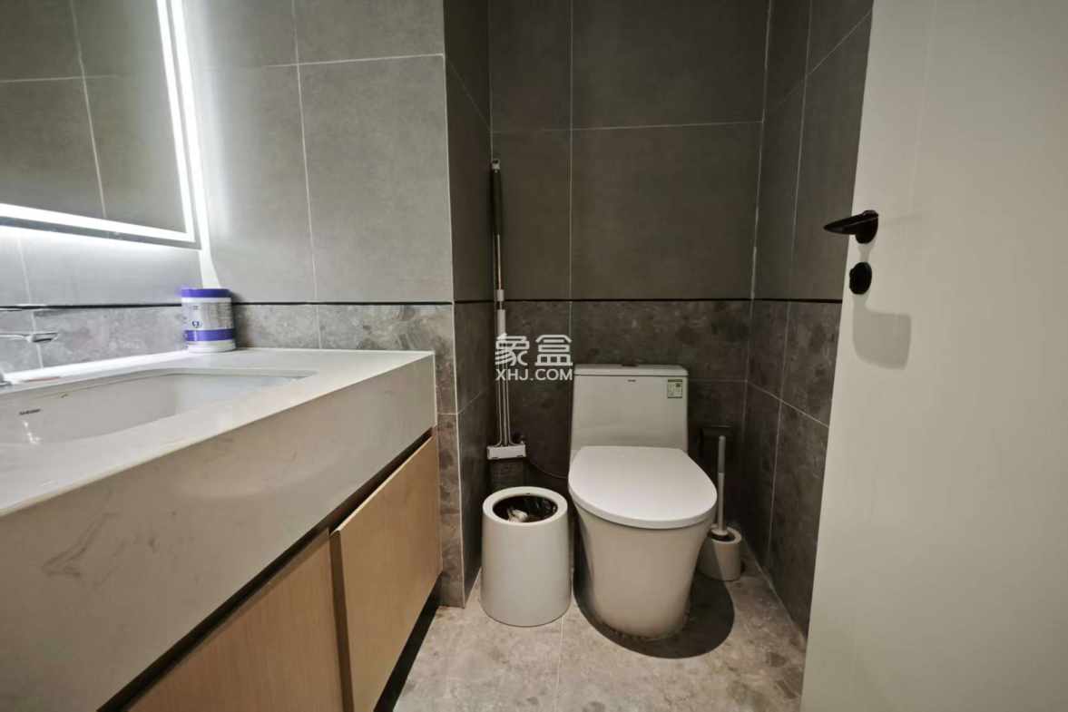 海航豪庭南苑  1室1厅2卫    2600.0元/月 海航豪庭南苑  1室1厅2卫    2600.0元/月室内图