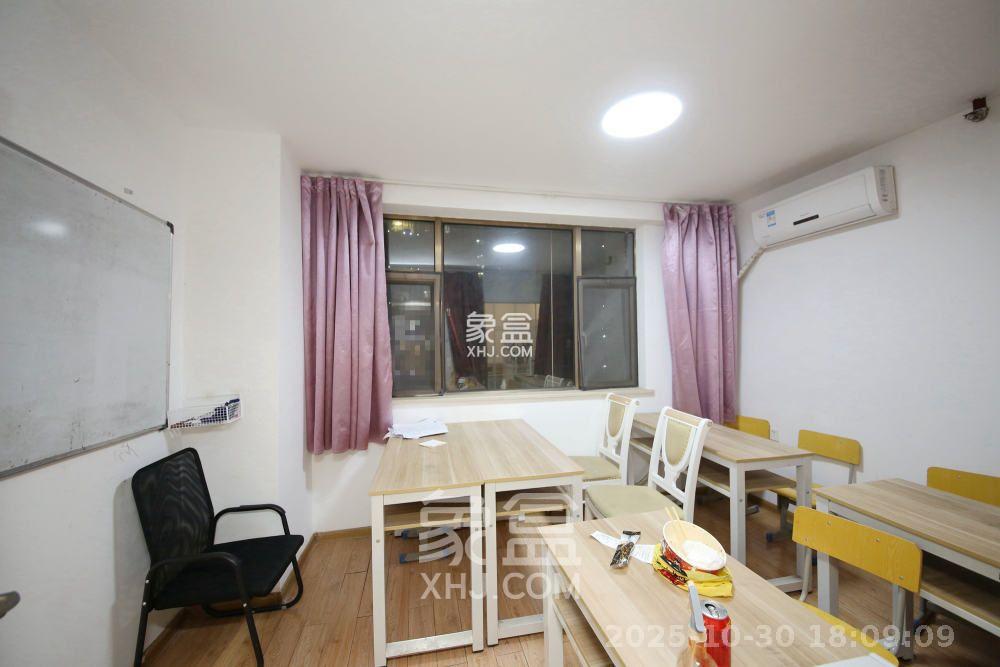 昊天大厦  2室1厅1卫    2500.0元/月室内图