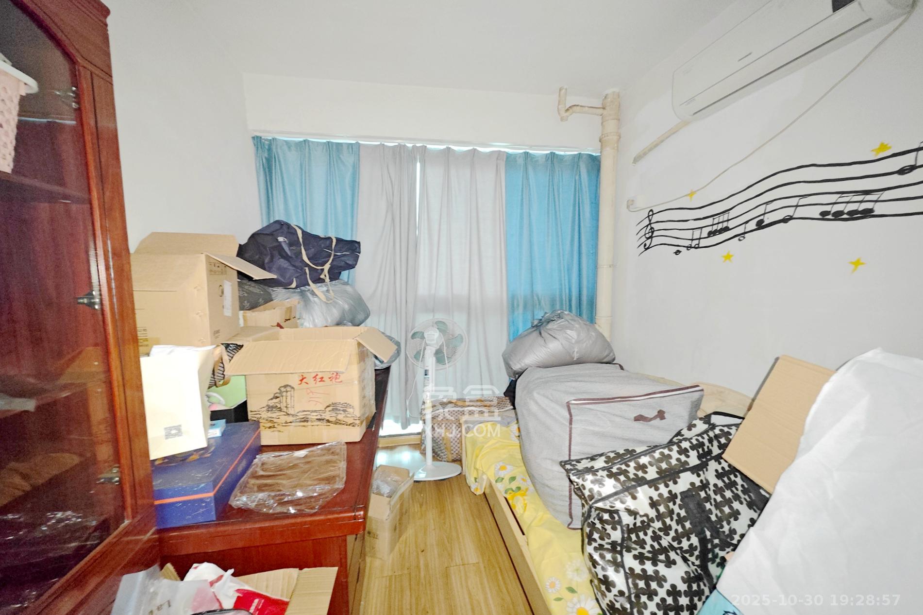 新城新世界一二三期  3室2厅1卫    90.0万卧室