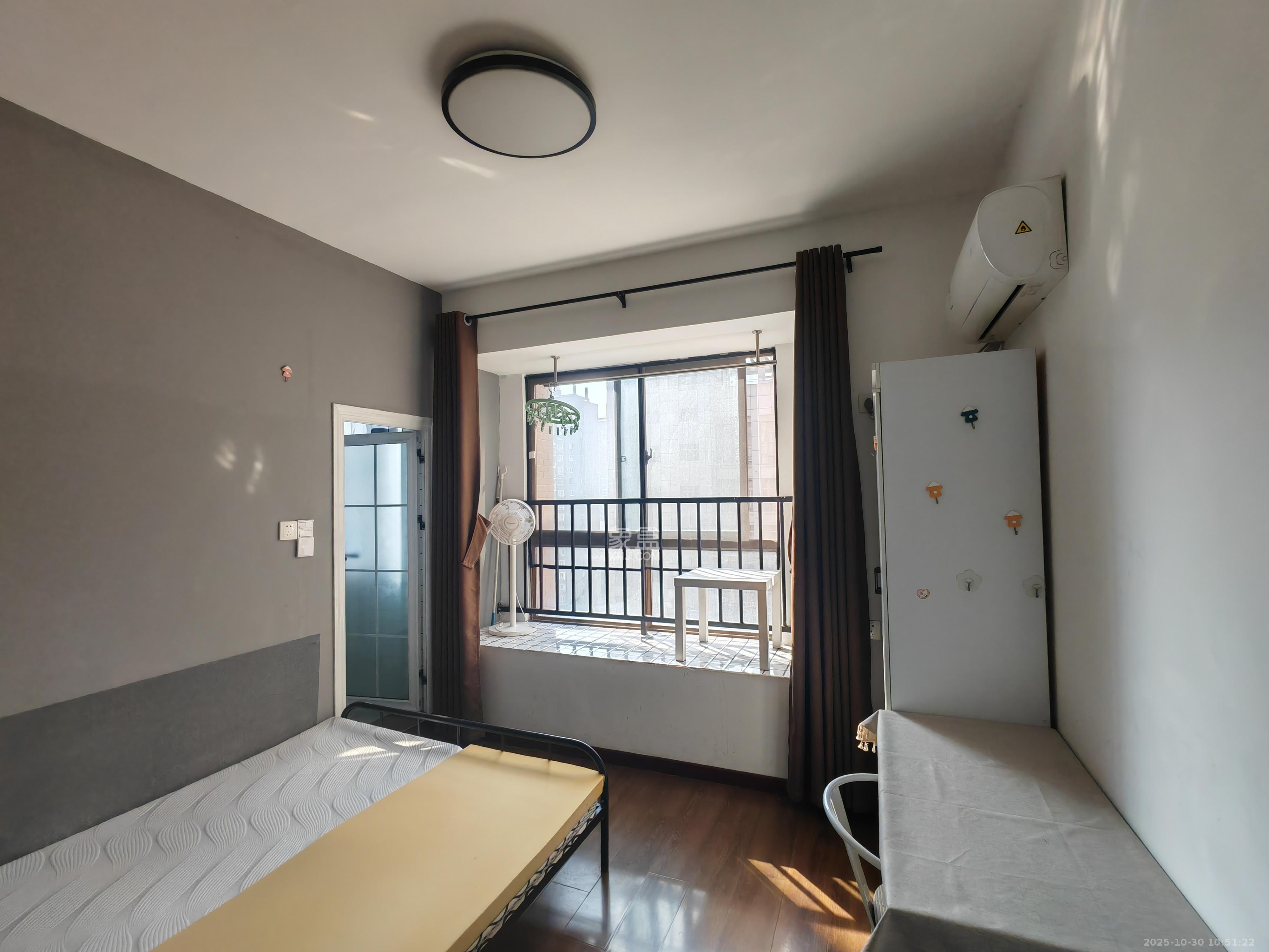 湖湾世景  1室1厅1卫    750.0元/月室内图