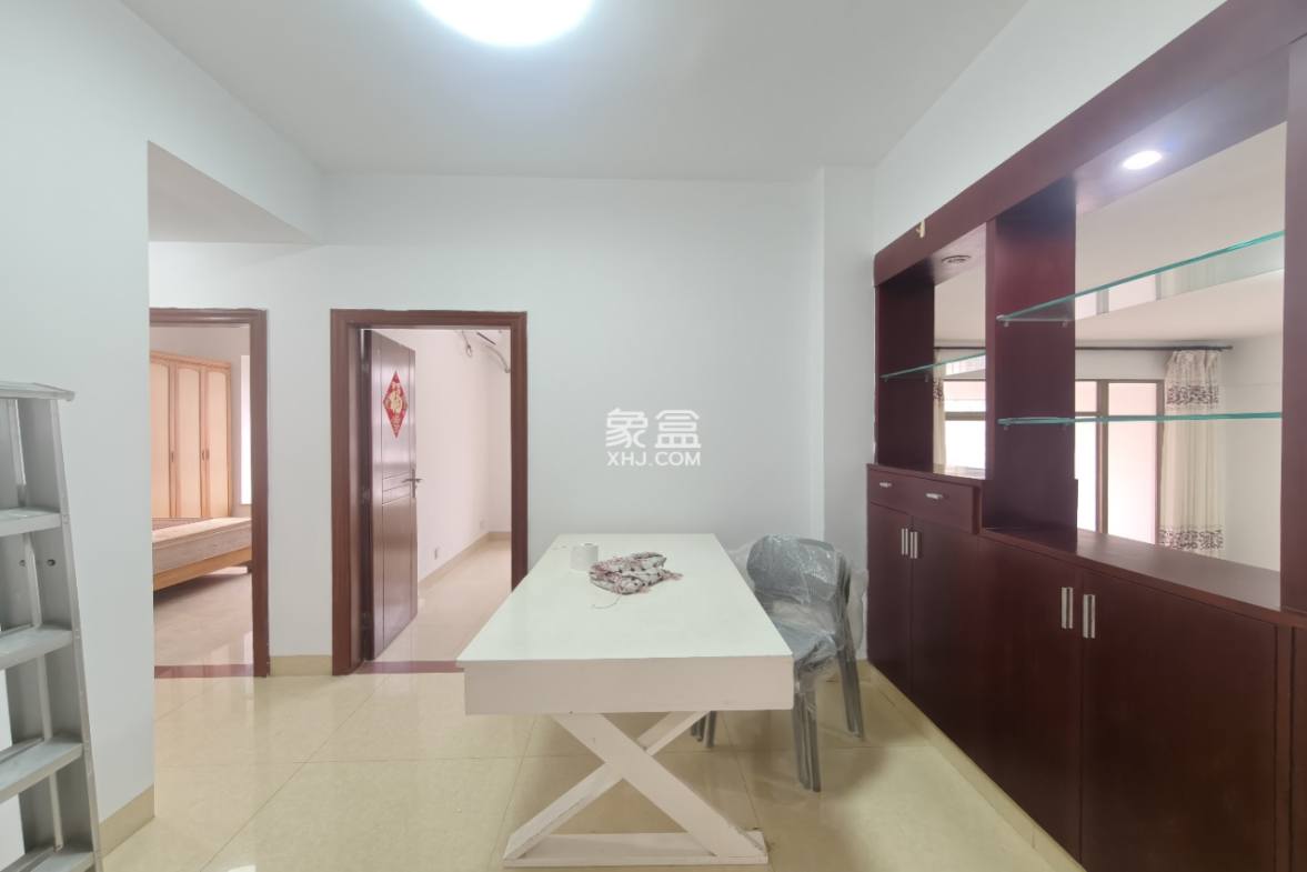 南海绿洲 3室2厅2卫 2900.0元/月 南海绿洲 3室2厅2卫 2900.0元/月室内图