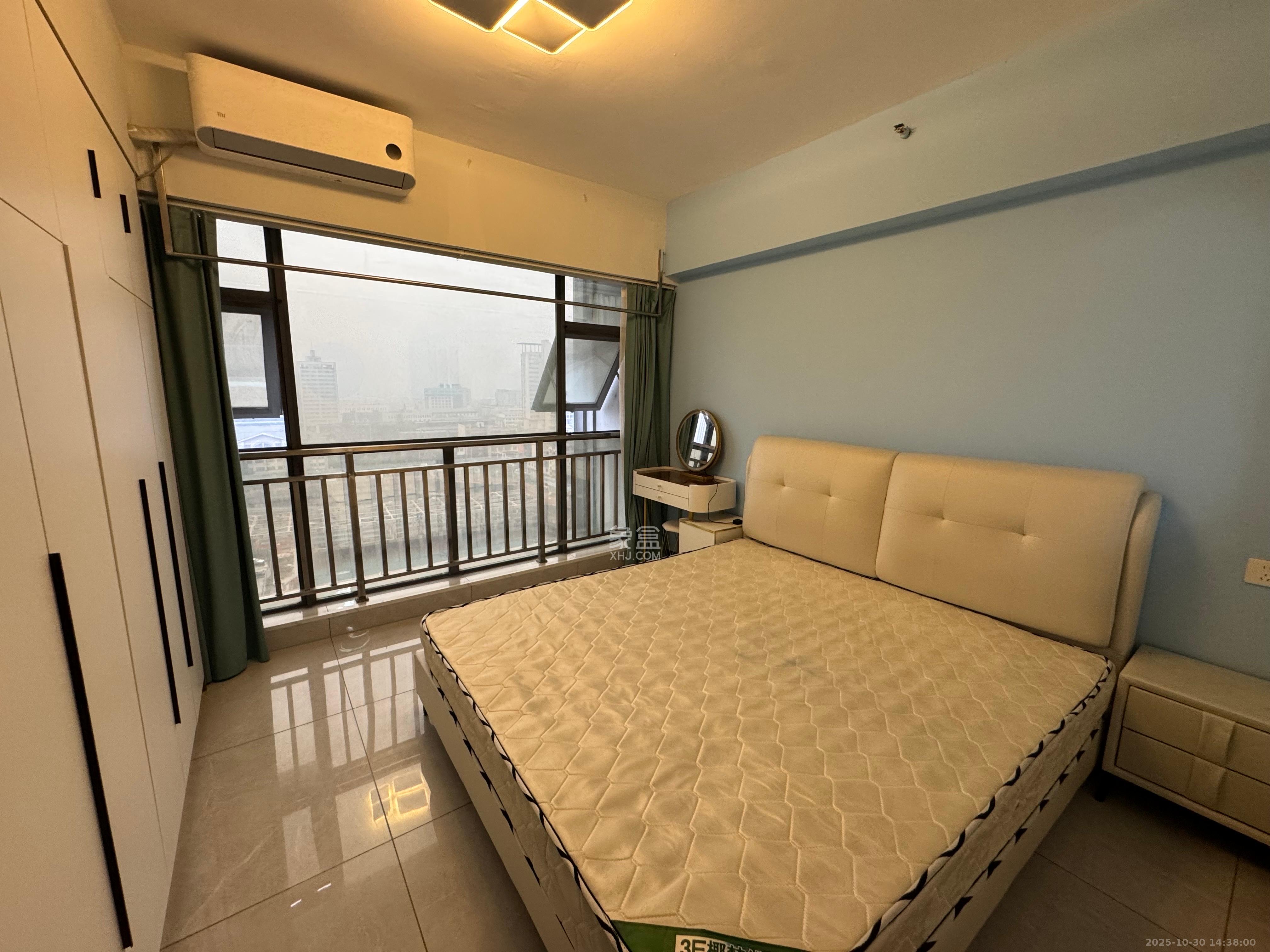 湘域中央  1室0厅0卫    2400.0元/月室内图