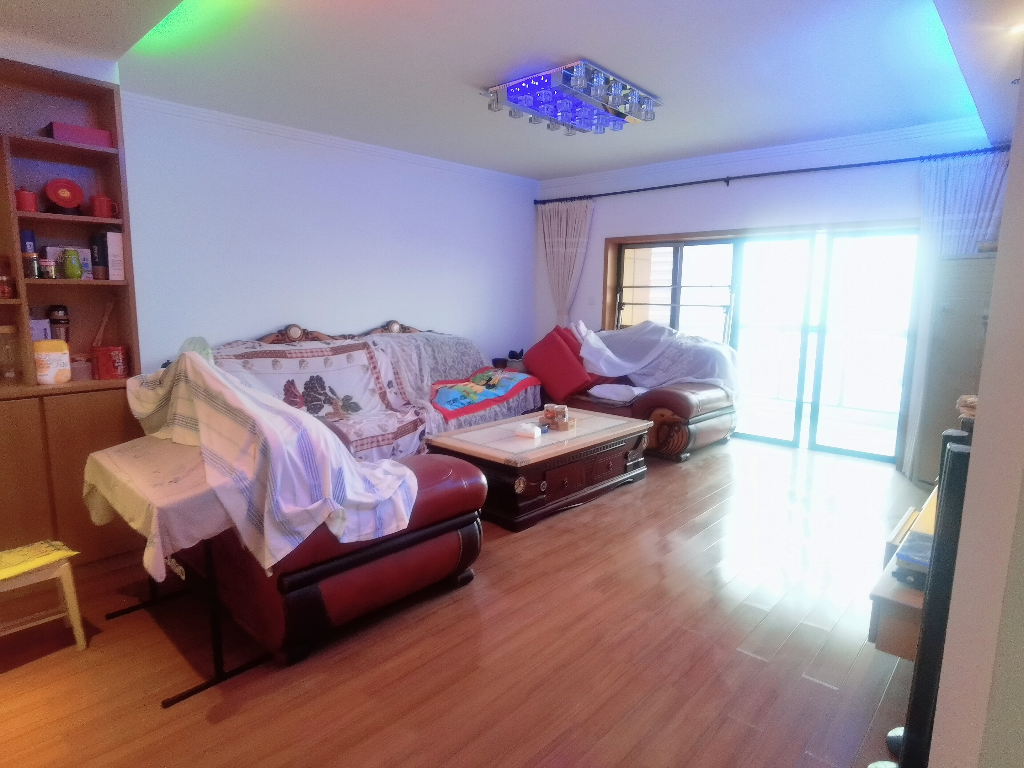 北美阳光城  4室2厅2卫    90.0万