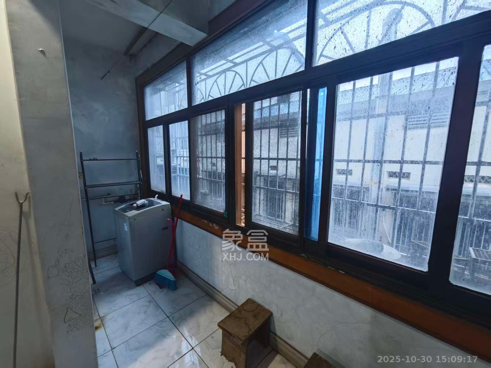 星沙二区  3室2厅1卫    1300.0元/月室内图