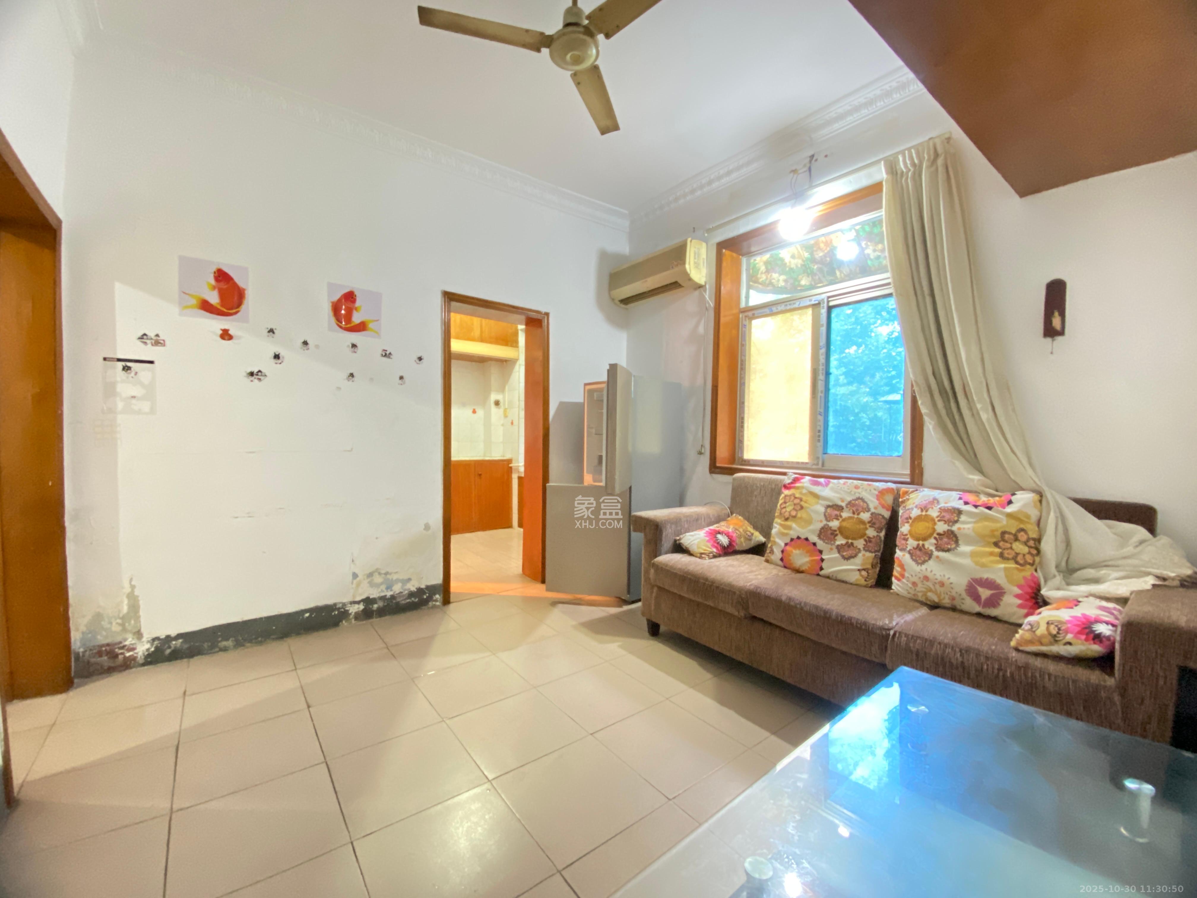 省儿童医院单位宿舍  3室1厅1卫    1800.0元/月