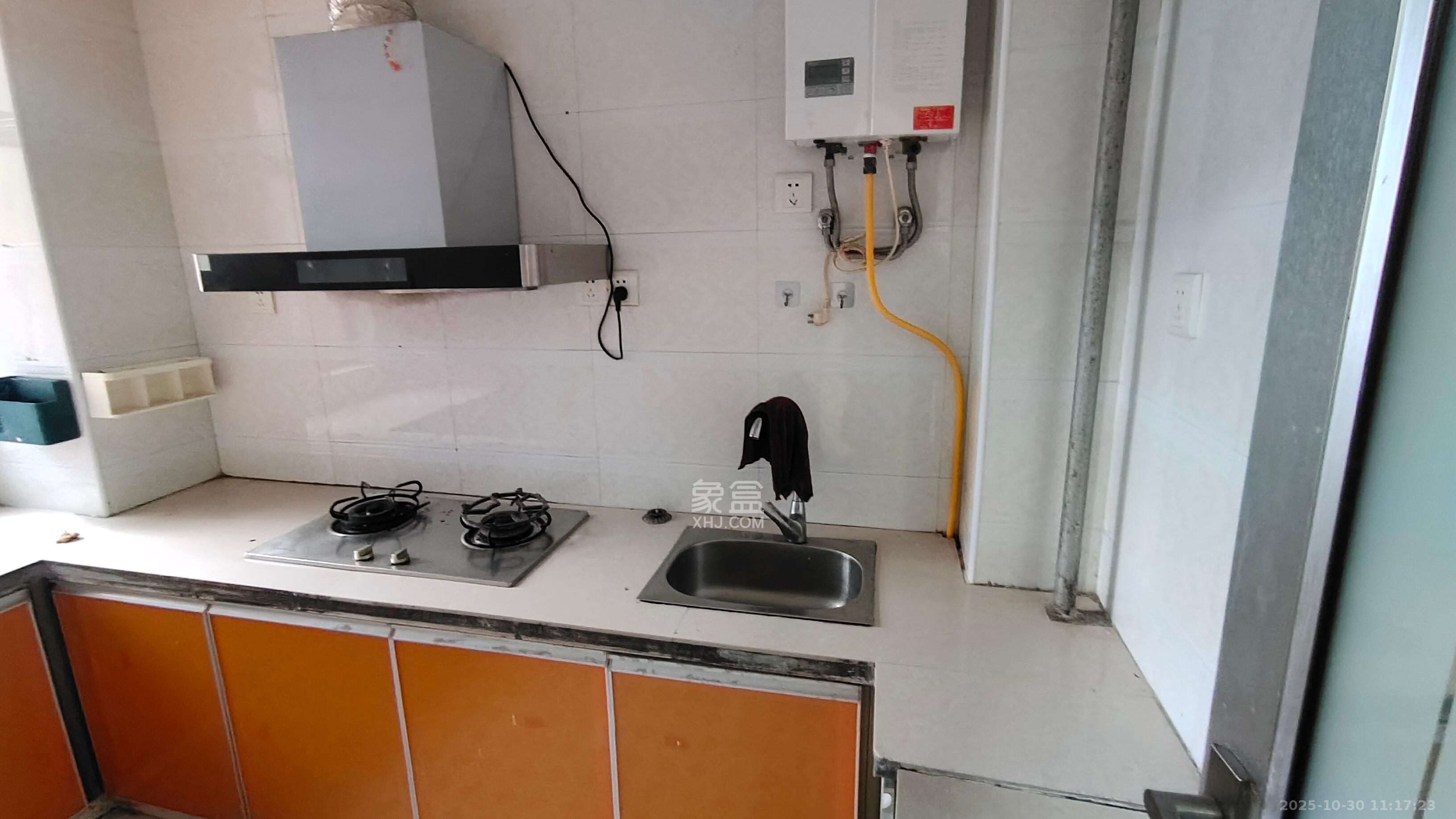 湘府东苑  1室2厅1卫    2000.0元/月室内图