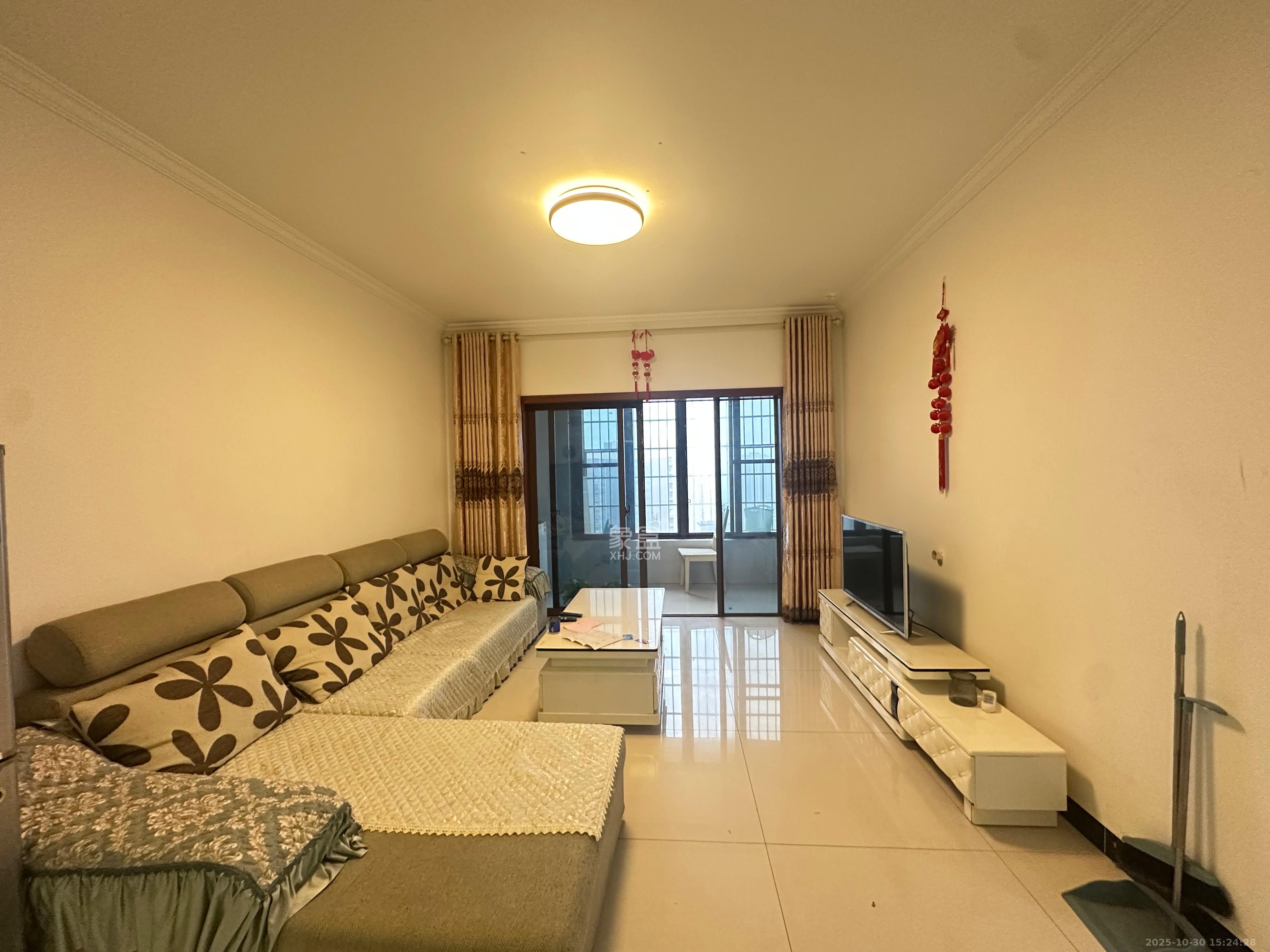 湖湾世景  3室2厅1卫    1700.0元/月 湖湾世景  3室2厅1卫    1700.0元/月室内图