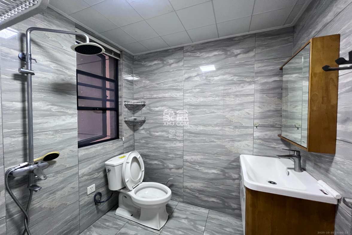 芙蓉万国城MOMA(卓越汇富苑) 3室2厅2卫 2800.0元/月 芙蓉万国城MOMA(卓越汇富苑) 3室2厅2卫 2800.0元/月室内图