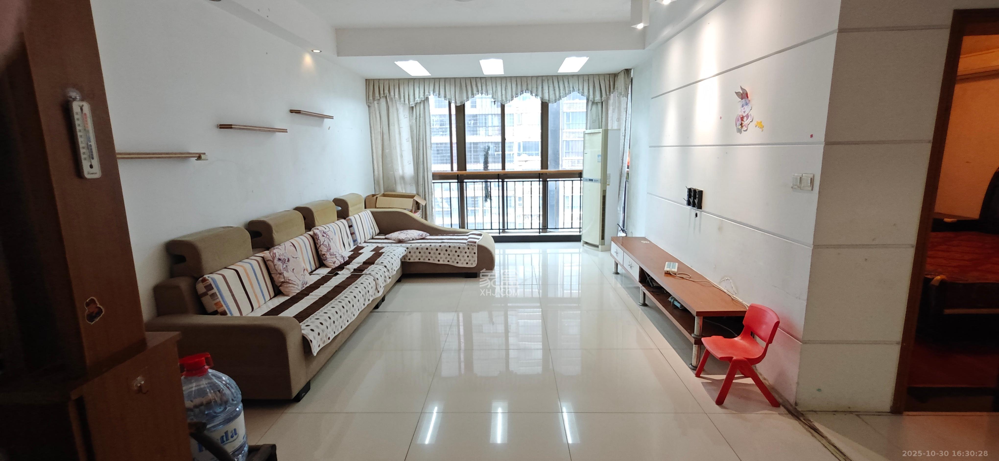 麓谷燕园(燕山公寓)  2室2厅1卫    2000.0元/月 麓谷燕园(燕山公寓)  2室2厅1卫    2000.0元/月