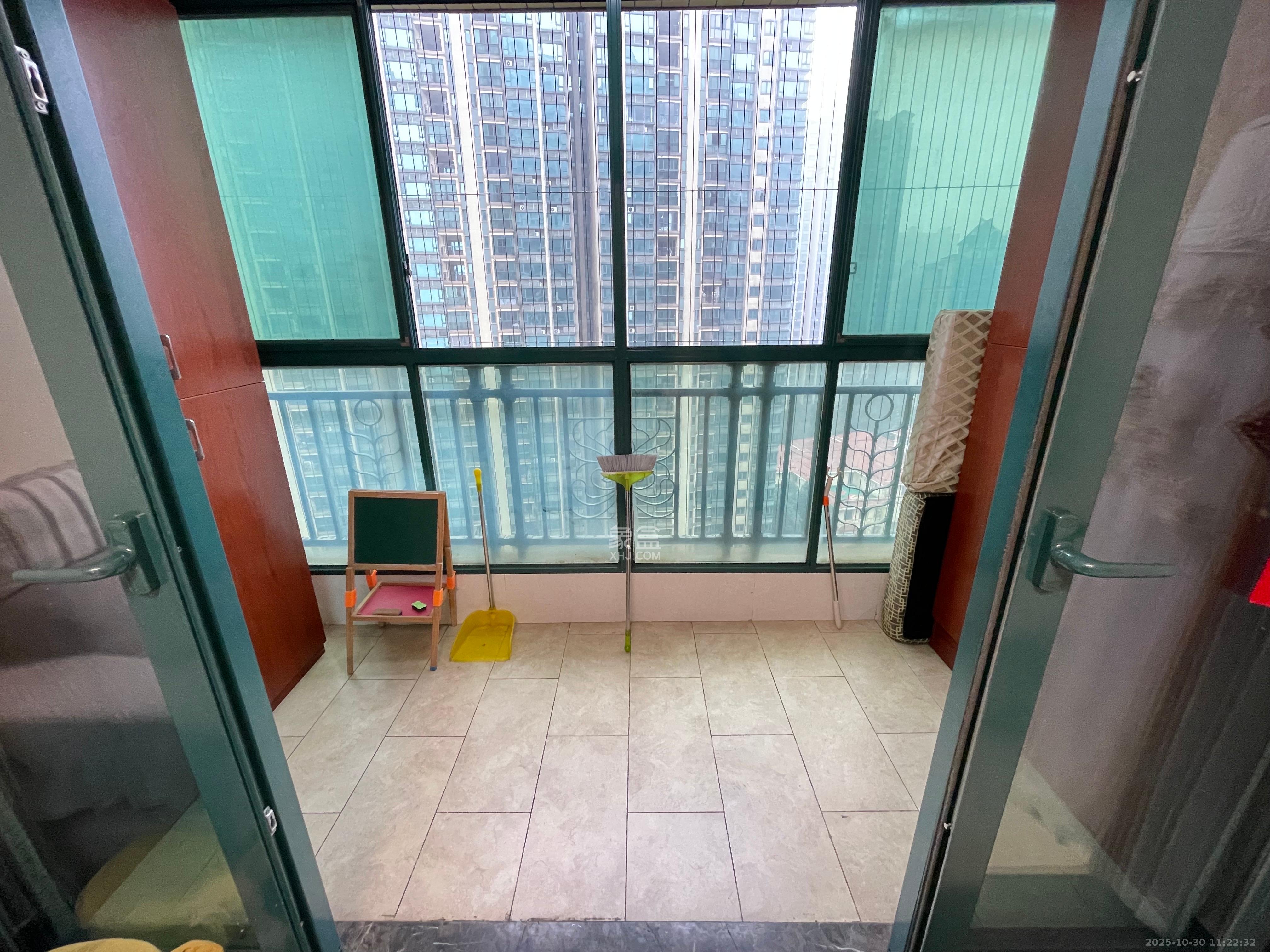 恒大名都  2室2厅1卫    1600.0元/月室内图