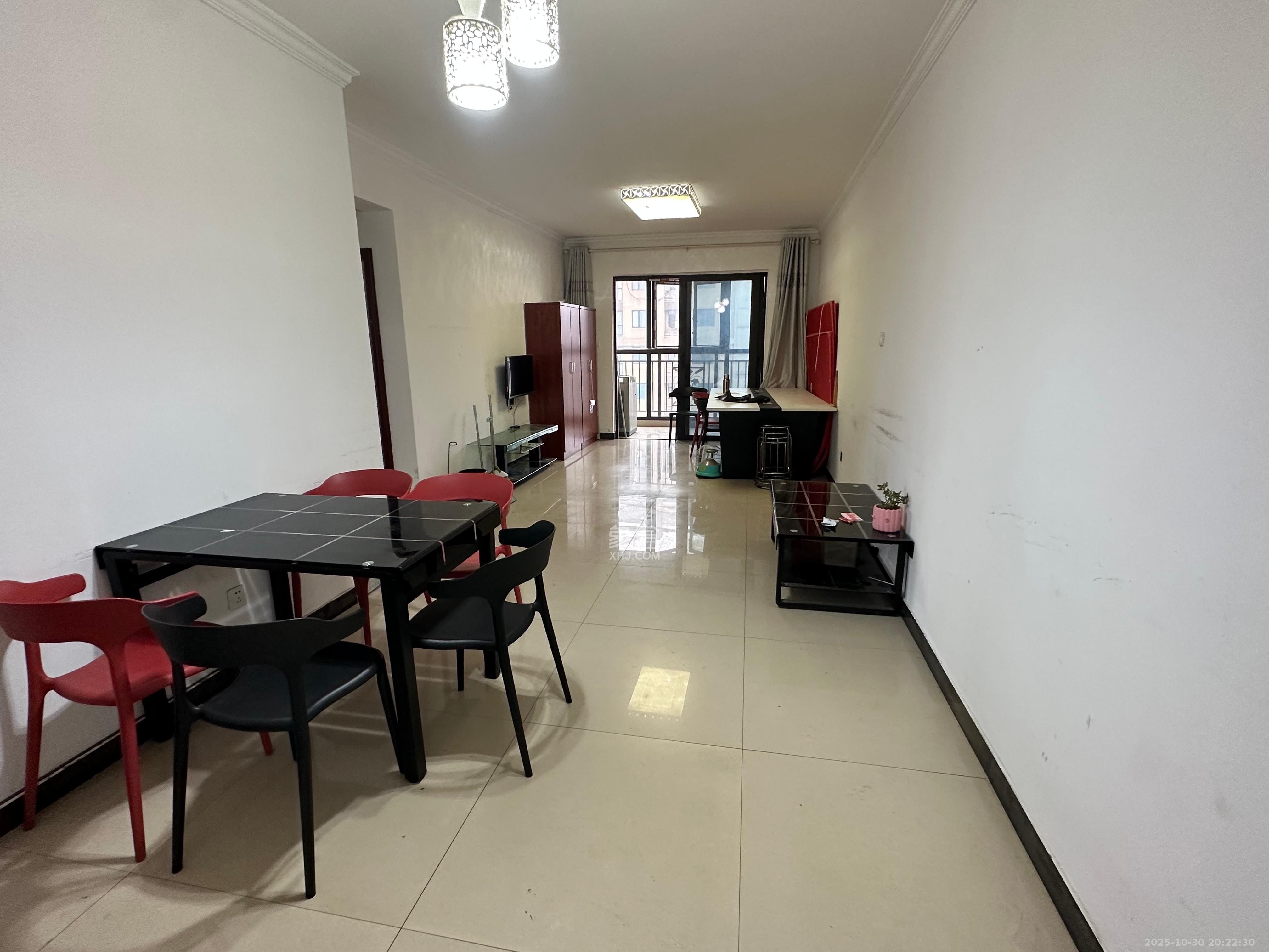 南城印象  3室1厅1卫    2000.0元/月室内图1