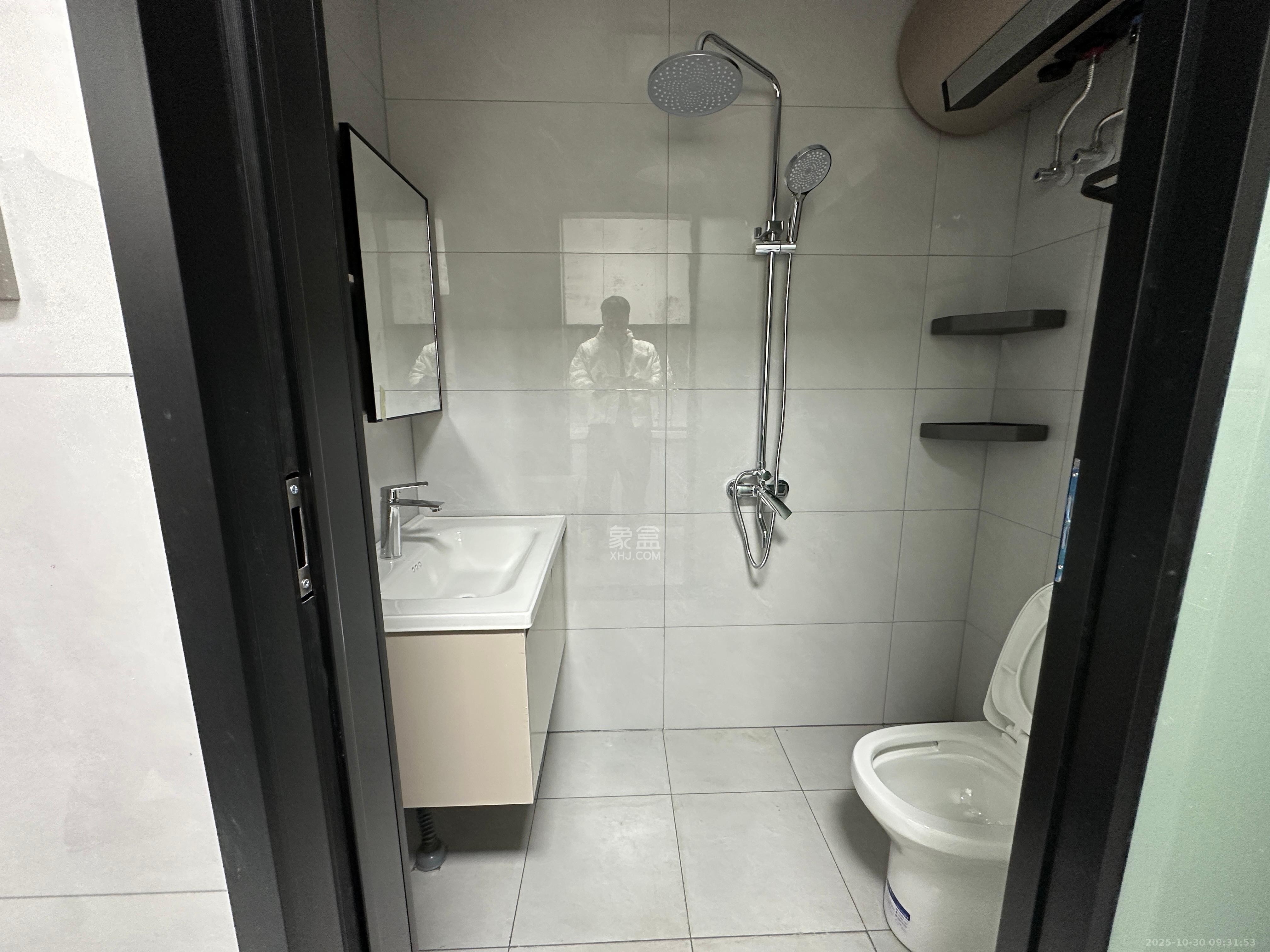 恒大誉府（融誉商业中心）  1室0厅1卫    1600.0元/月