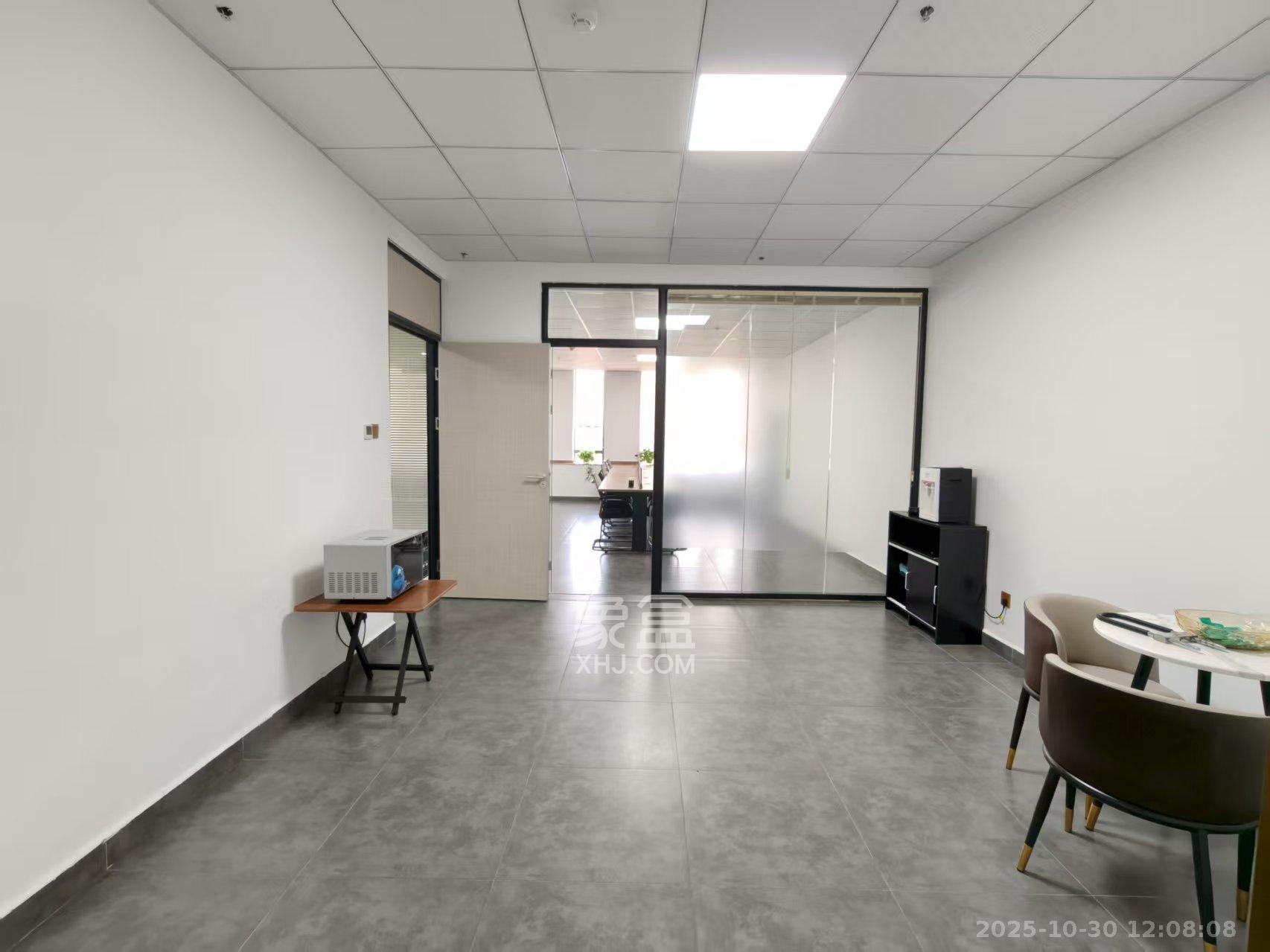 华润置地广场一期   132.0㎡      5000.0元/月室内图