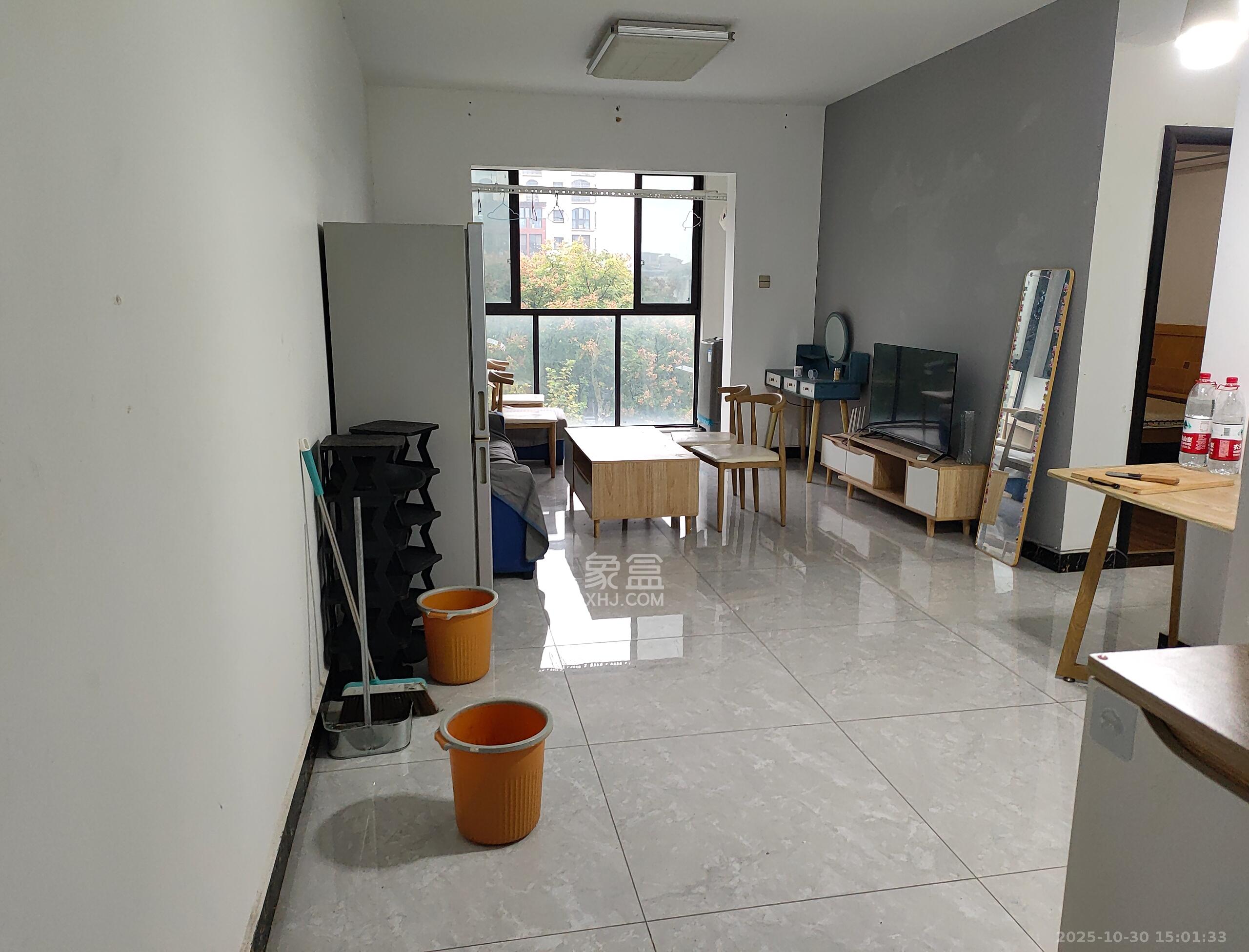 华润置地广场二期 3室2厅2卫 2100.0元/月 华润置地广场二期 3室2厅2卫 2100.0元/月室内图