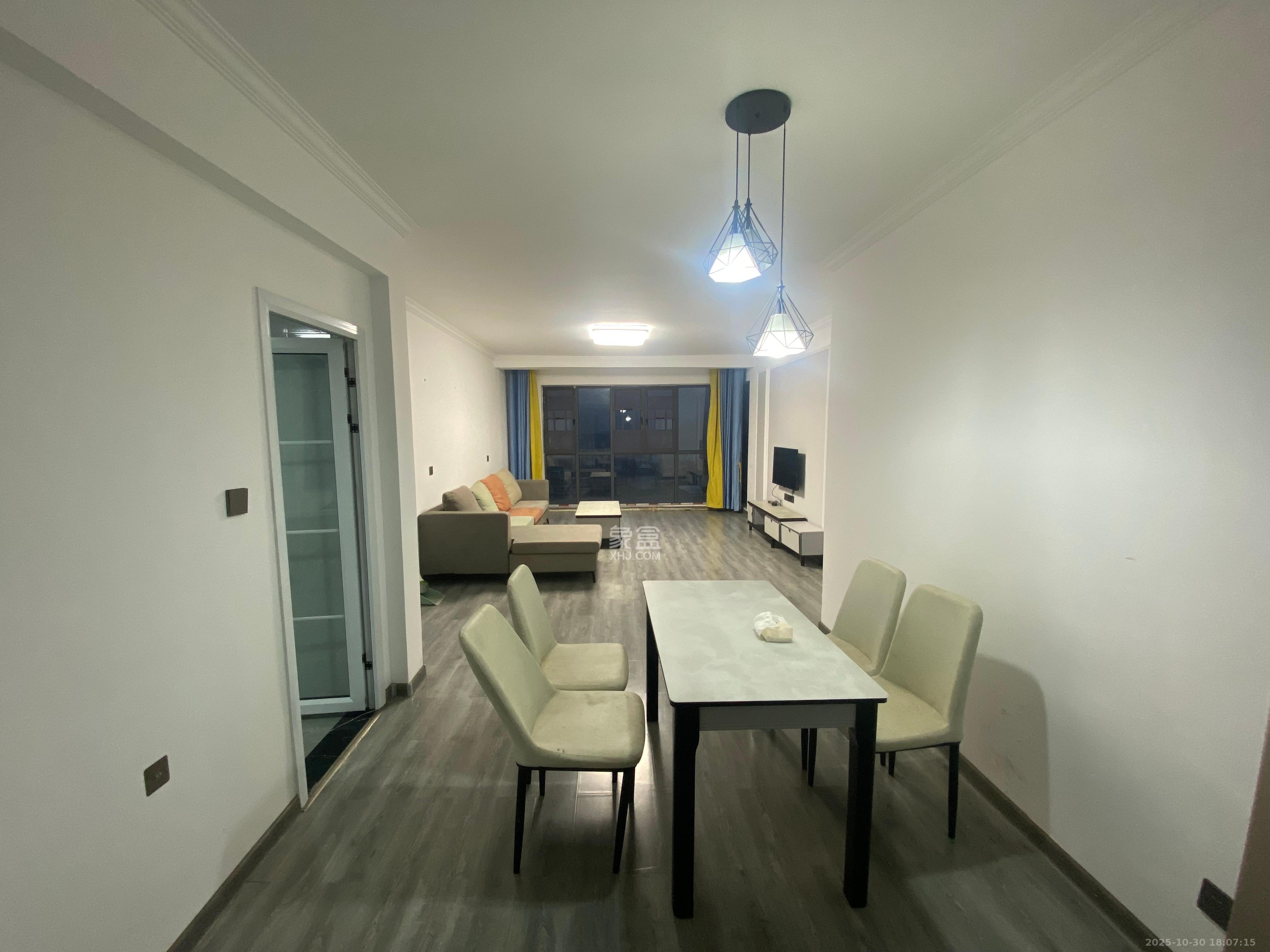 红星国际公馆  4室2厅1卫    3100.0元/月室内图