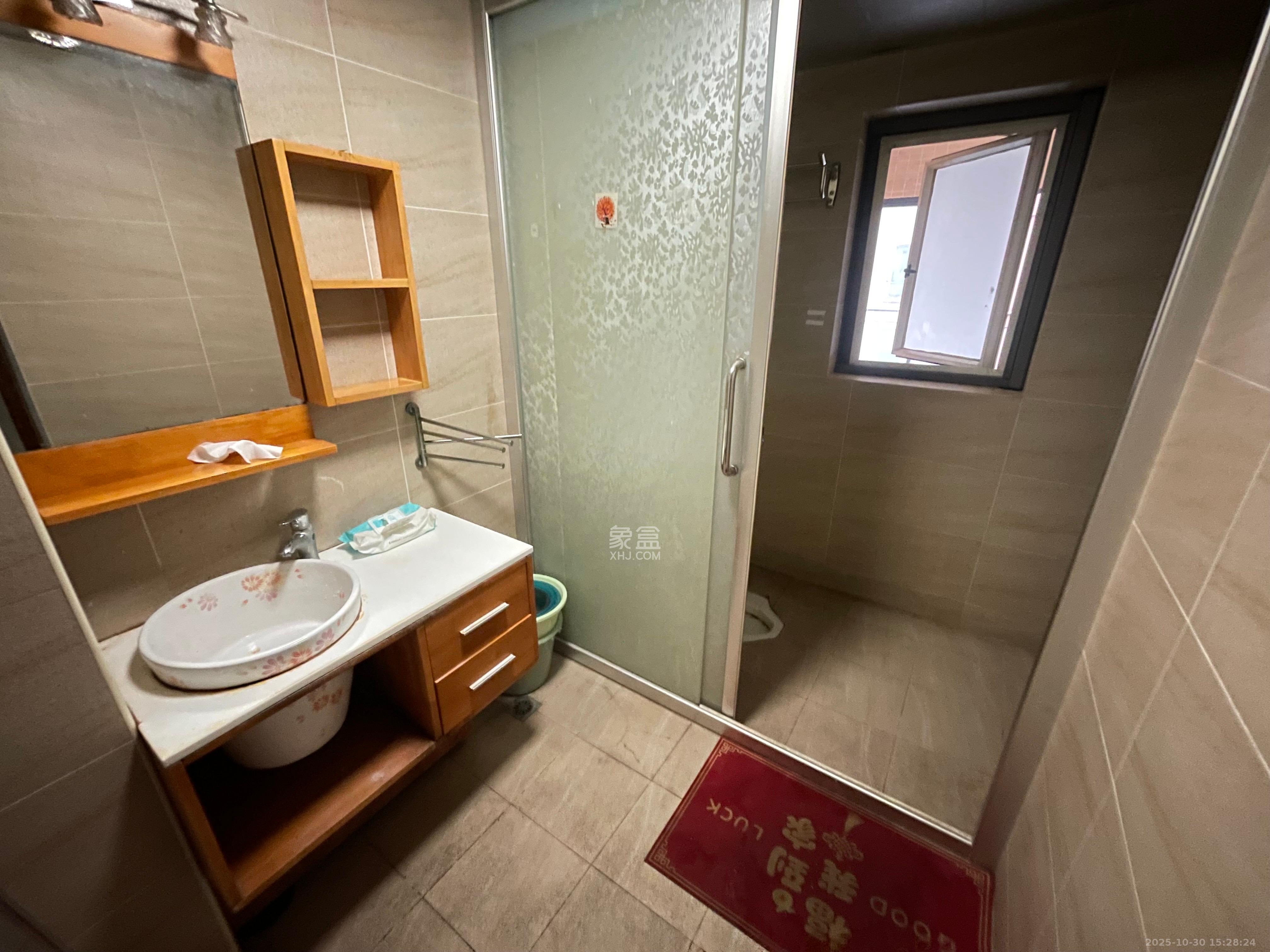 中城丽景香山园  4室2厅2卫    3200.0元/月室内图