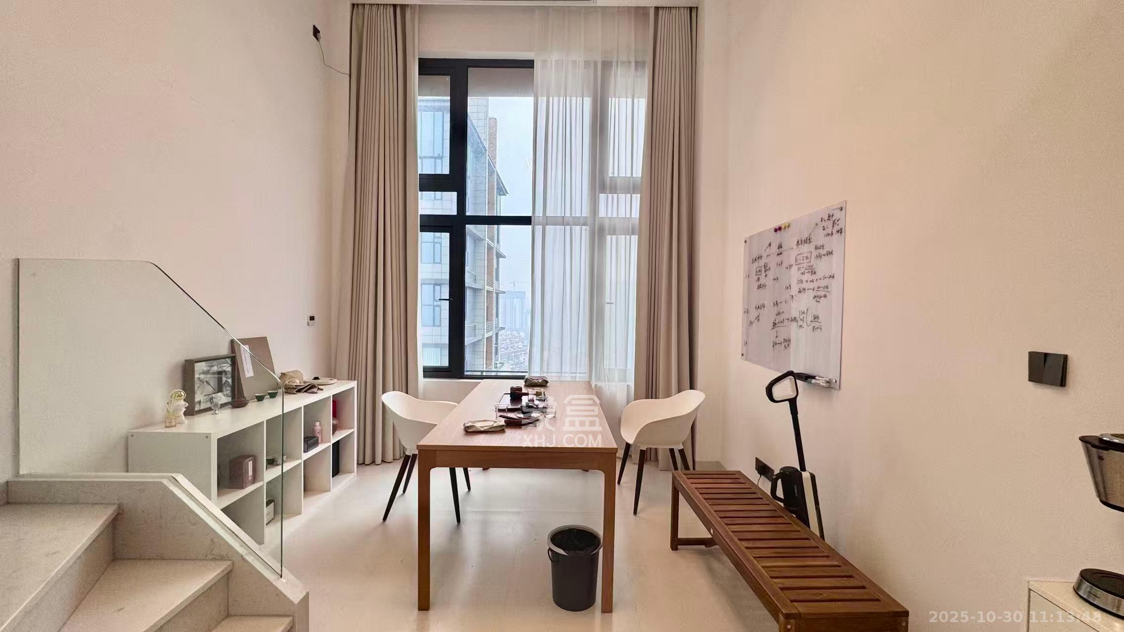 万科紫台  1室1厅1卫    2000.0元/月