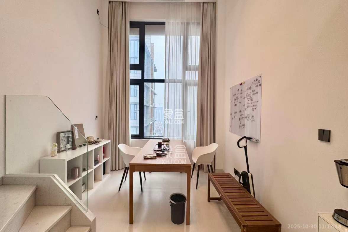 万科紫台  1室1厅1卫    2000.0元/月 万科紫台  1室1厅1卫    2000.0元/月室内图