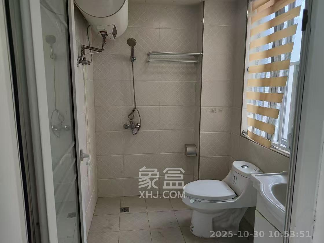 恒广国际景园一二区  3室2厅1卫    2000.0元/月室内图