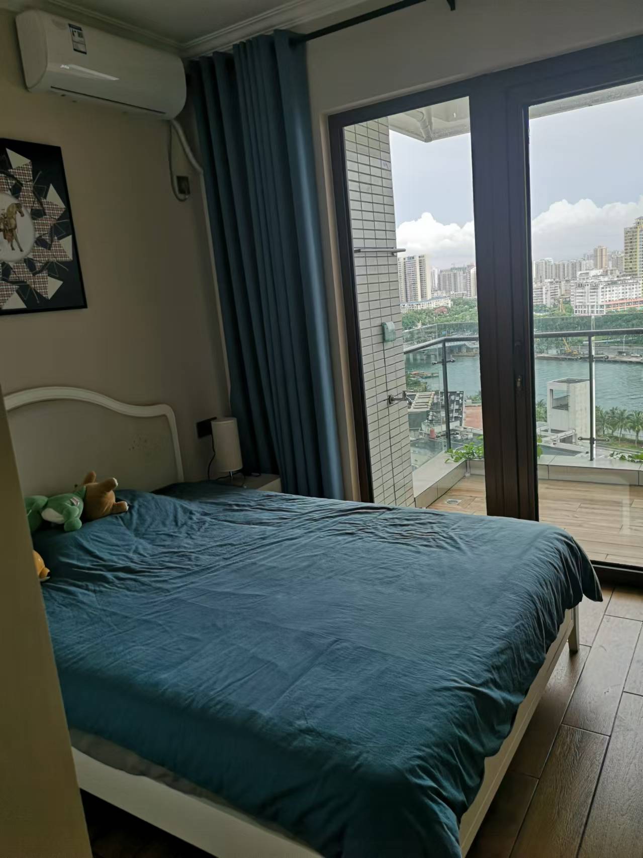 西溪里二期  3室2厅2卫    265.0万客厅