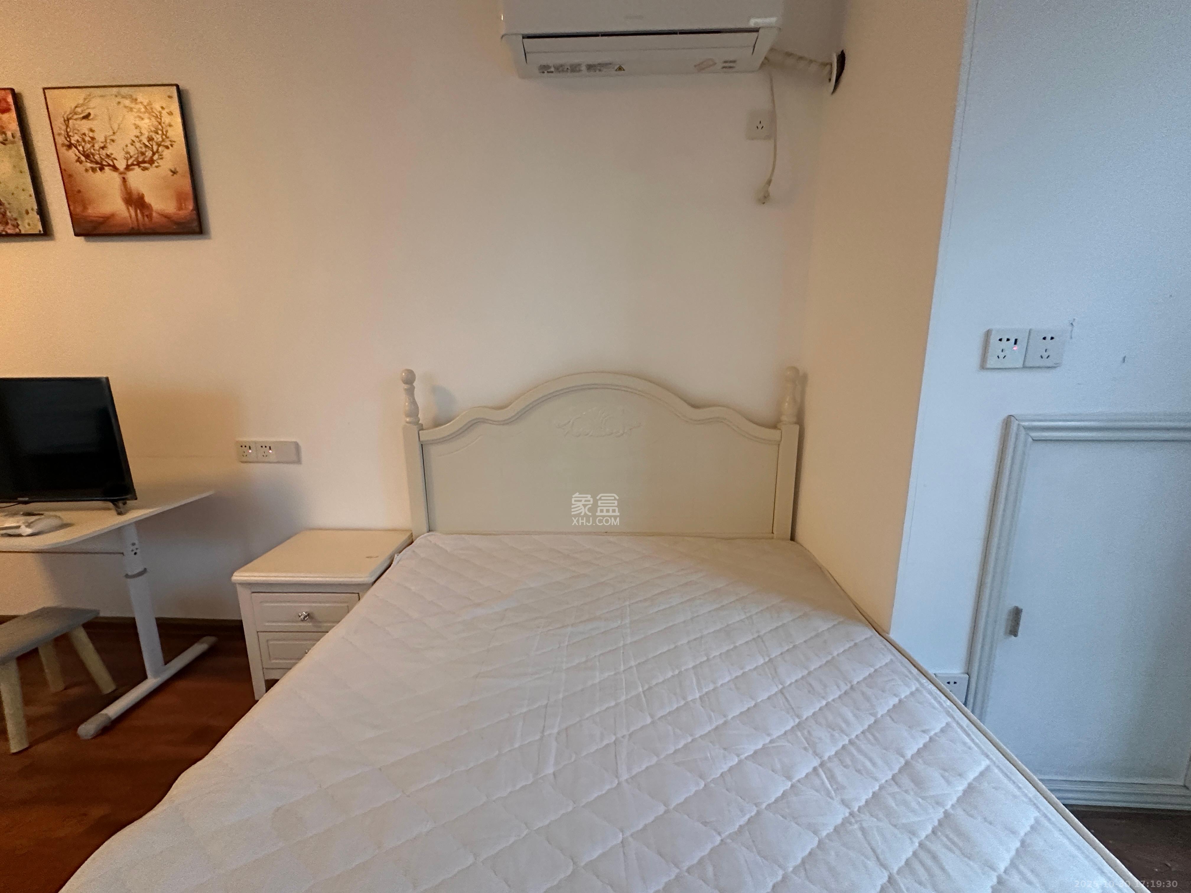 第六都（陆都小区）  1室1厅1卫    2000.0元/月室内图