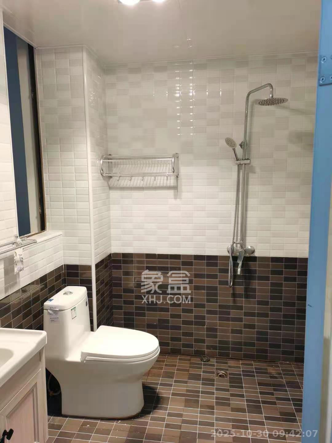 绿地公馆（绿地名邸）  3室2厅2卫    2000.0元/月室内图