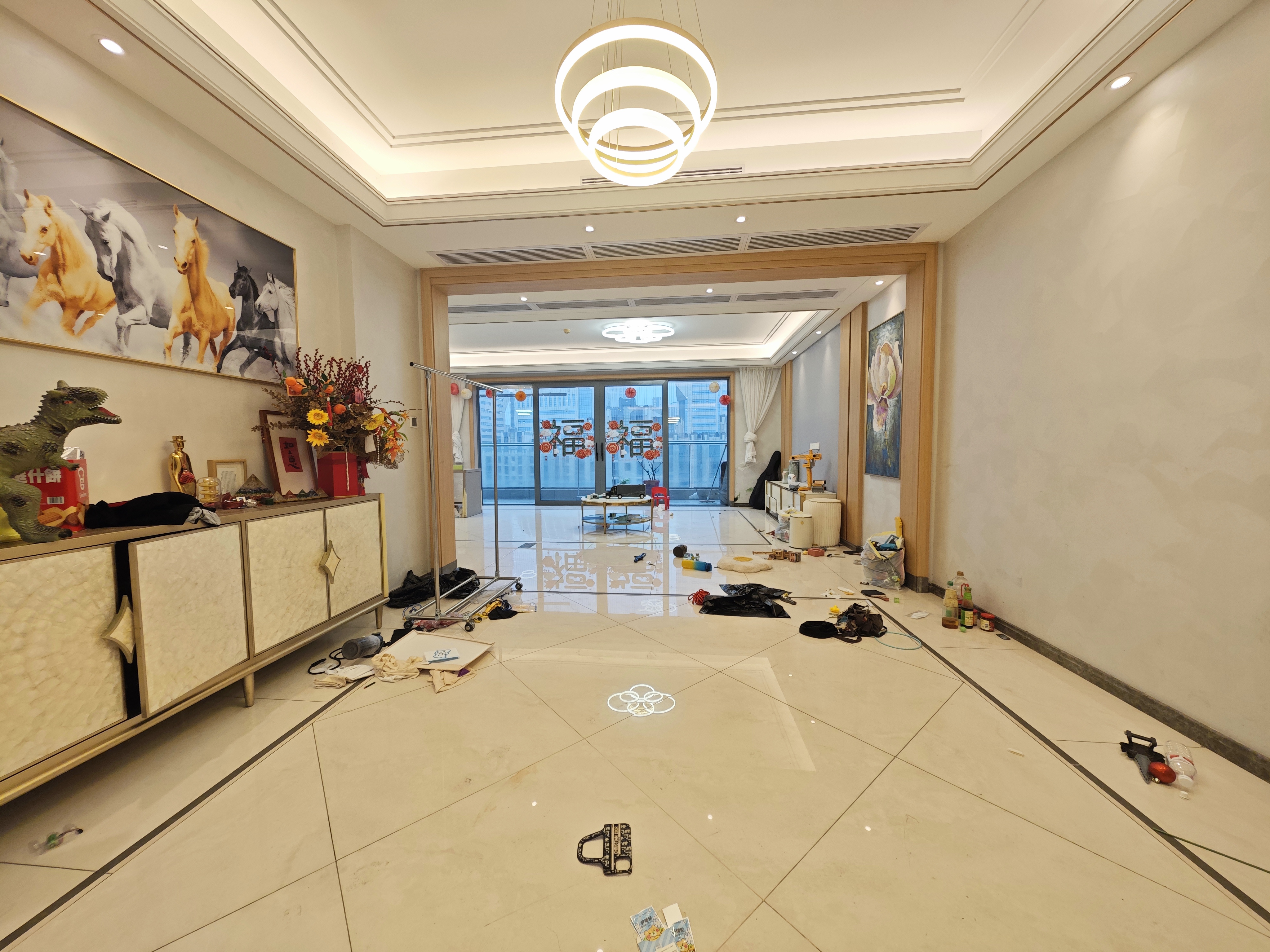 龙兴公馆 3室2厅2卫 7000.0元/月 龙兴公馆 3室2厅2卫 7000.0元/月室内图