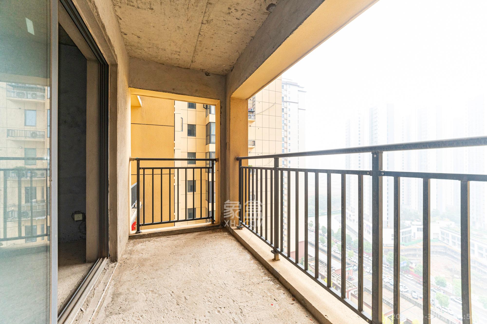 佳俊万家府  4室2厅2卫    109.0万 佳俊万家府  4室2厅2卫    109.0万阳台