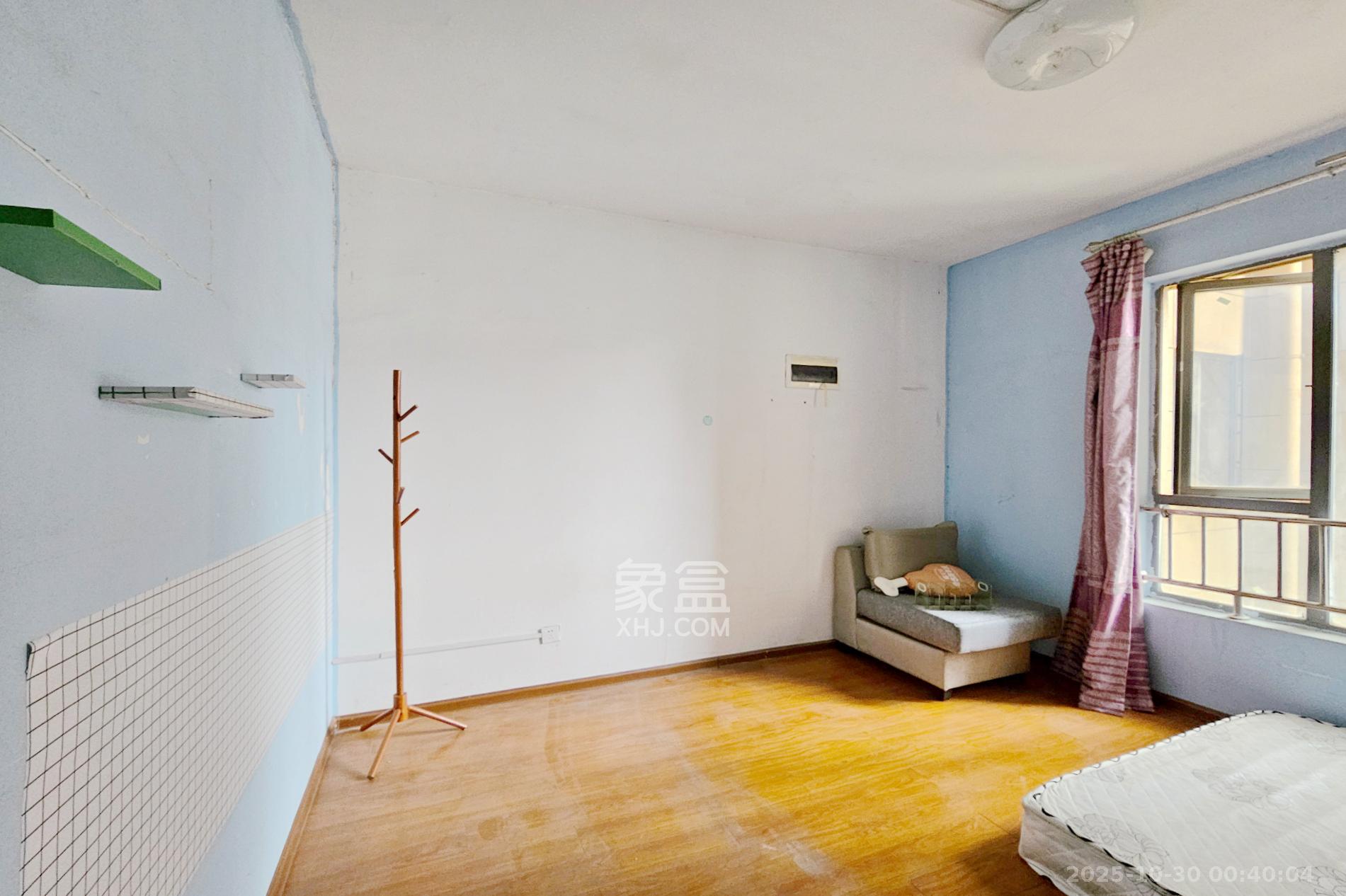 嘉宇盛世华章  4室2厅2卫    115.0万卧室