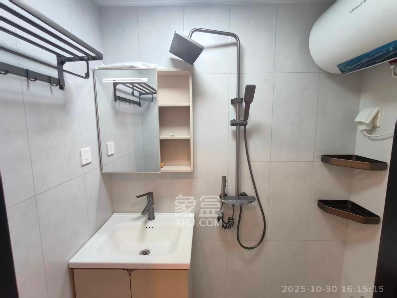 保利天禧EF区  1室1厅1卫    2000.0元/月 保利天禧EF区  1室1厅1卫    2000.0元/月室内图